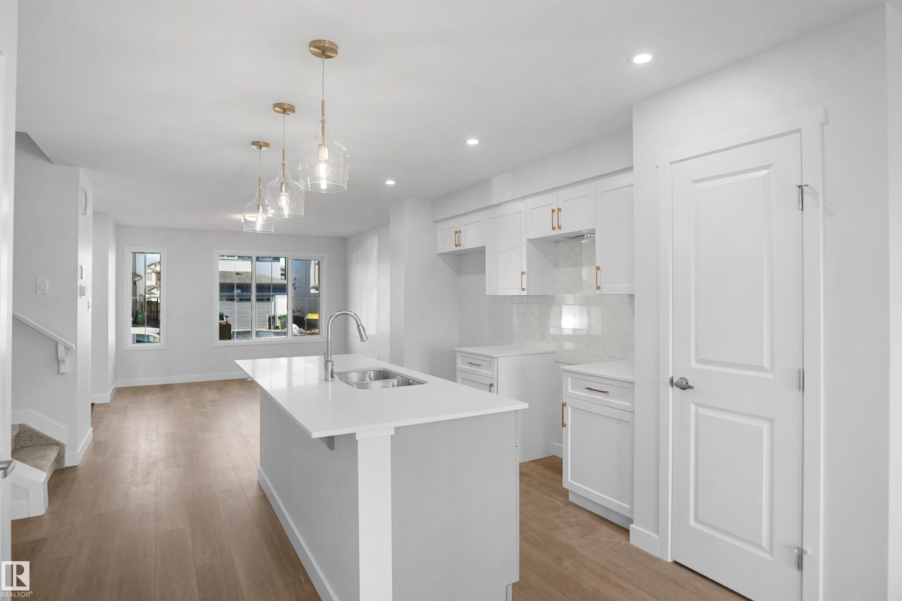 221 Falcon Crescent, Leduc, AB - Indoor Photo Showing Kitchen With Upgraded Kitchen
