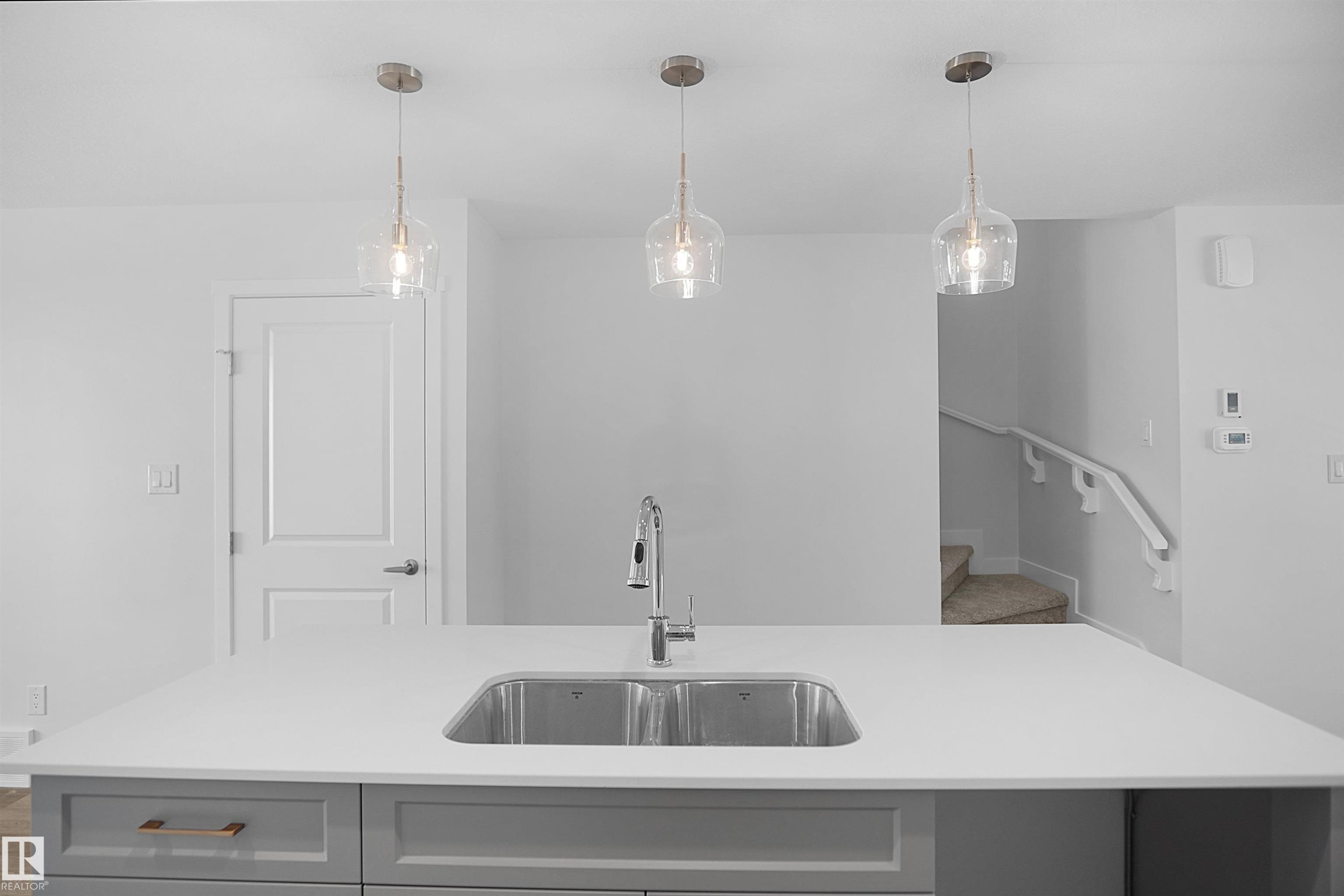 221 Falcon Crescent, Leduc, AB - Indoor Photo Showing Kitchen