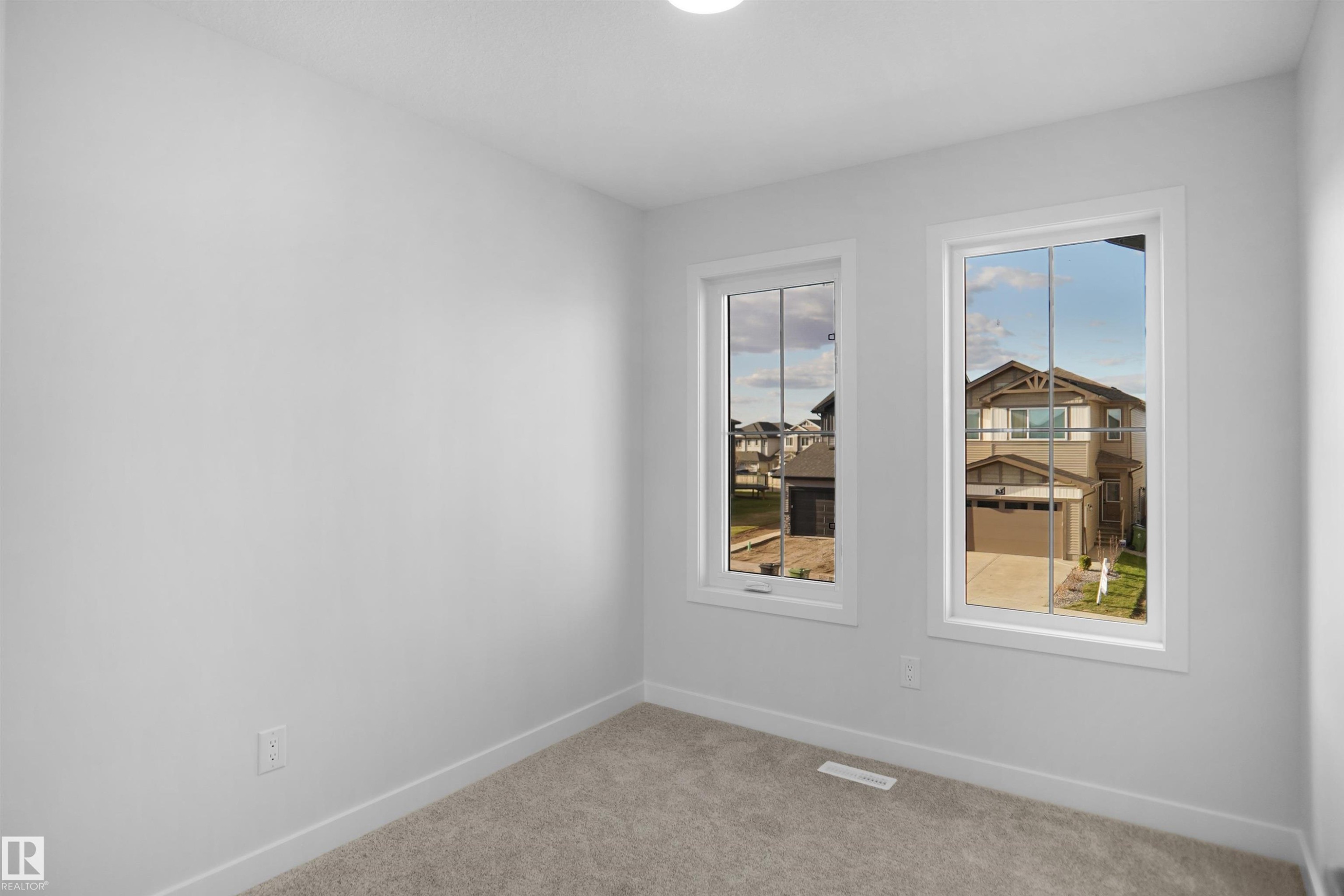 221 Falcon Crescent, Leduc, AB - Indoor Photo Showing Other Room