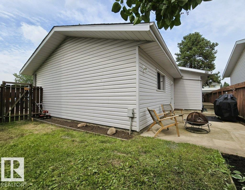 2725 104A Street Nw, Edmonton, AB - Outdoor With Exterior