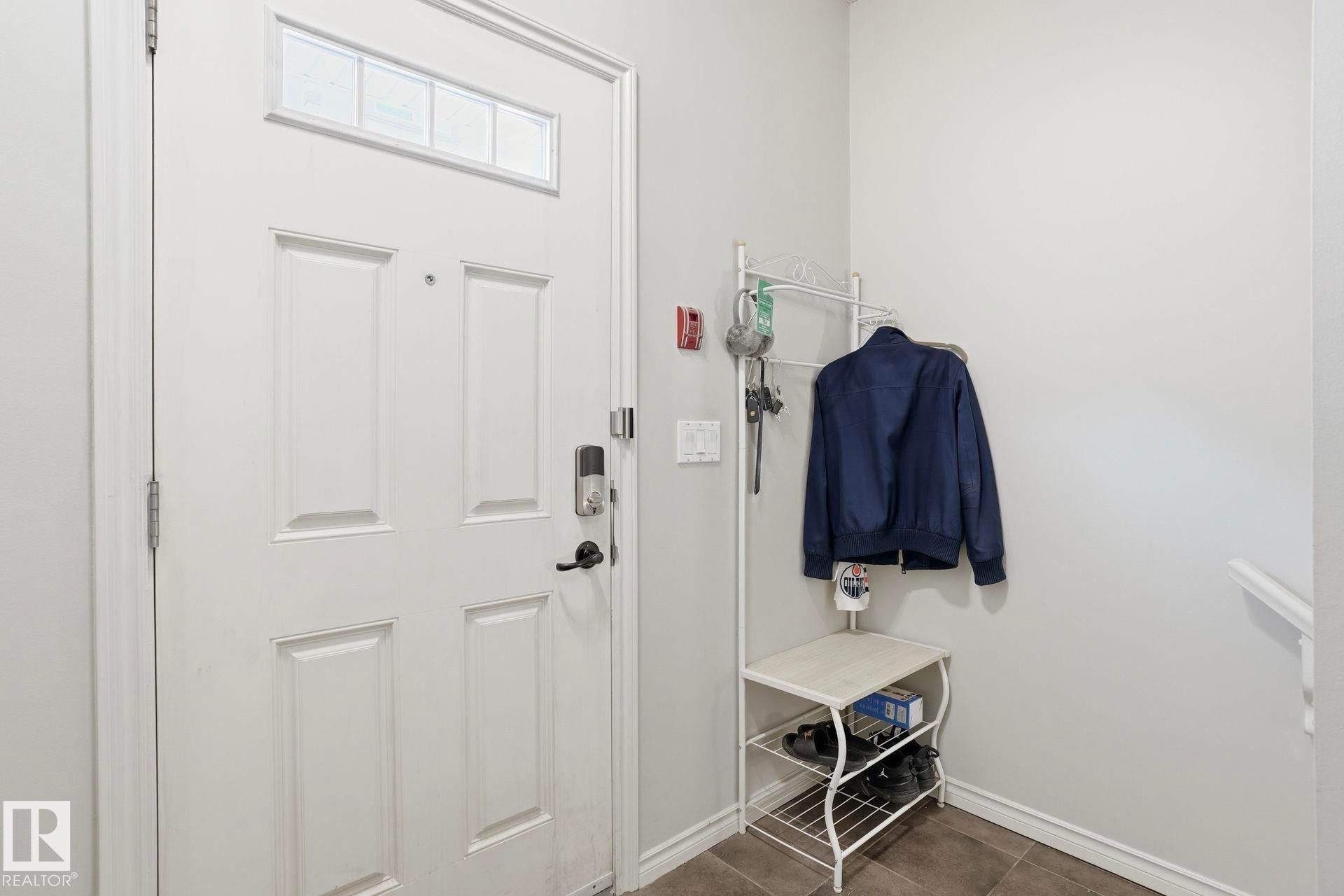 #52 13825 155 Av Nw, Edmonton, AB - Indoor Photo Showing Other Room