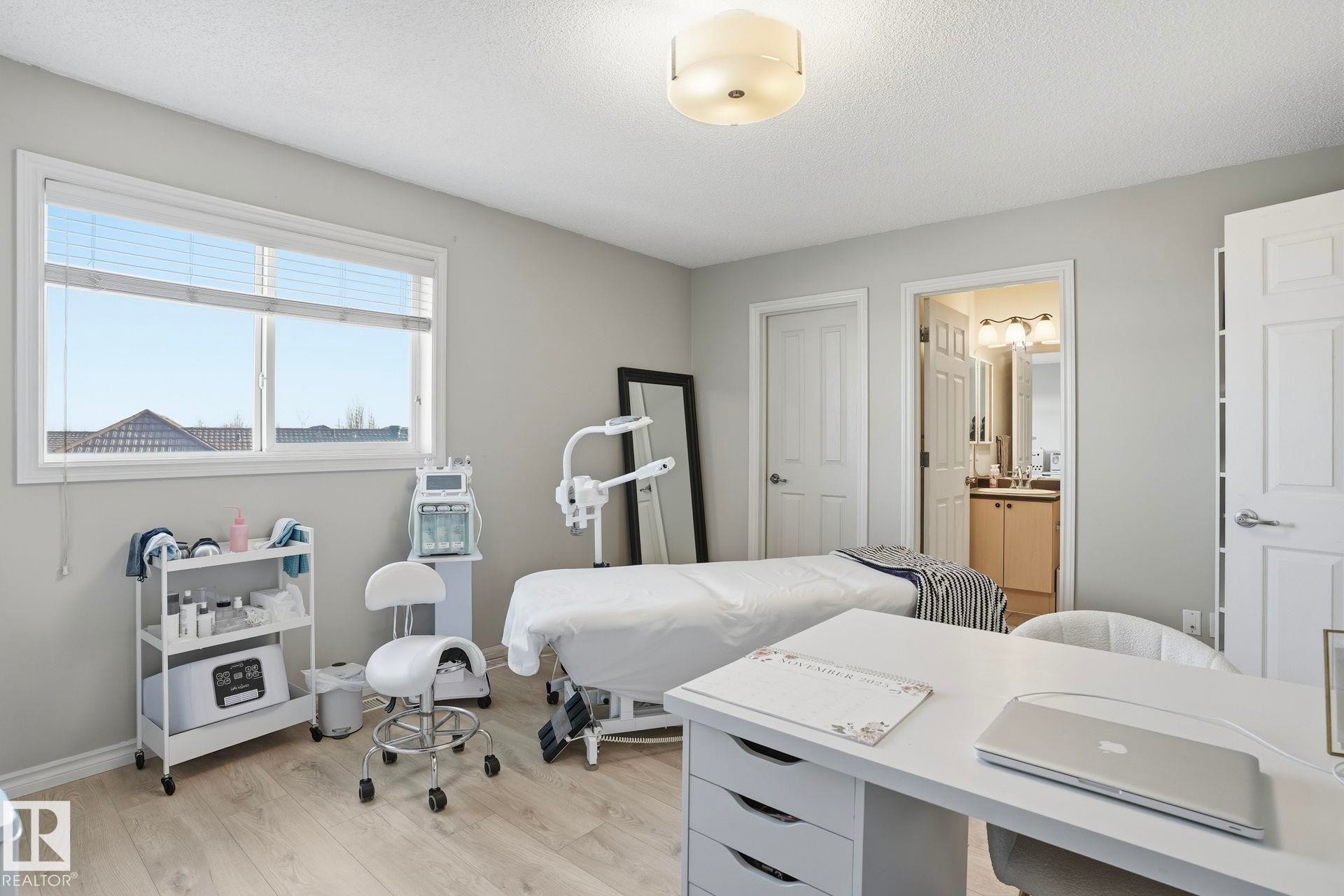 #52 13825 155 Av Nw, Edmonton, AB - Indoor