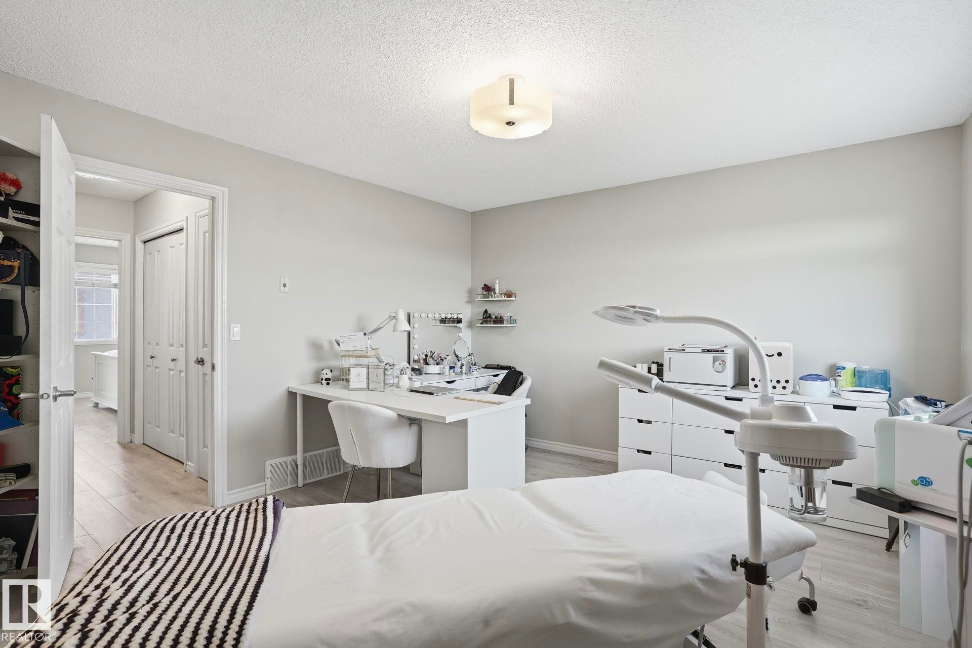 #52 13825 155 Av Nw, Edmonton, AB - Indoor