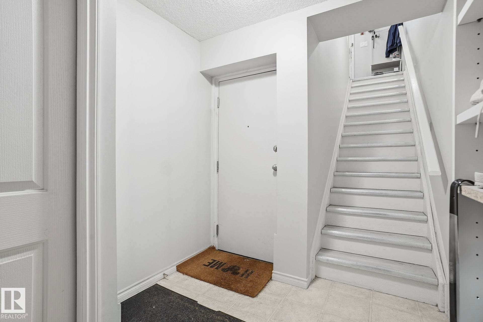 #52 13825 155 Av Nw, Edmonton, AB - Indoor Photo Showing Other Room