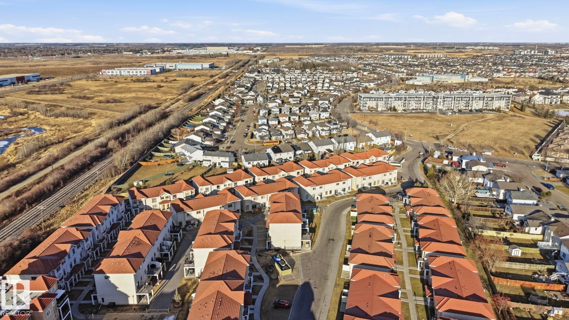 #52 13825 155 Av Nw, Edmonton, AB - Outdoor With View