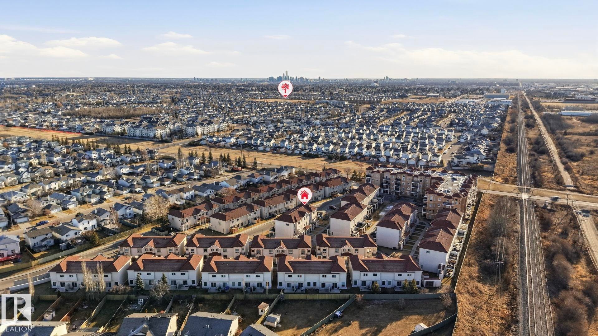 #52 13825 155 Av Nw, Edmonton, AB - Outdoor With View