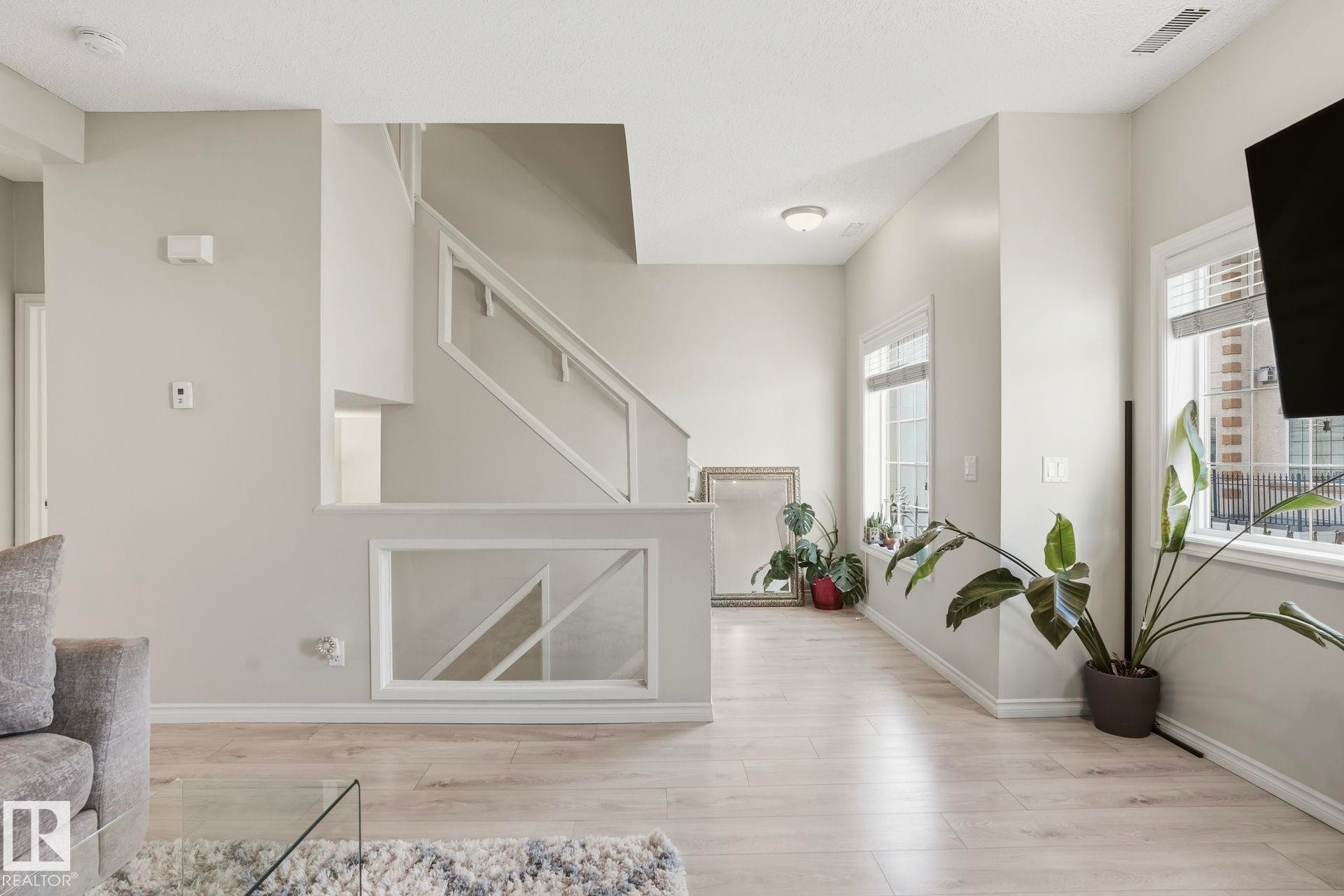 #52 13825 155 Av Nw, Edmonton, AB - Indoor Photo Showing Other Room