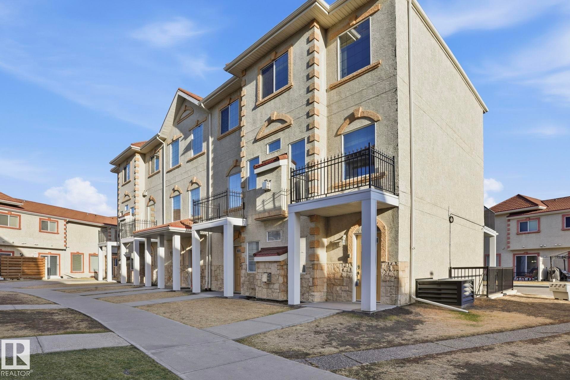 #52 13825 155 Av Nw, Edmonton, AB - Outdoor With Balcony With Facade