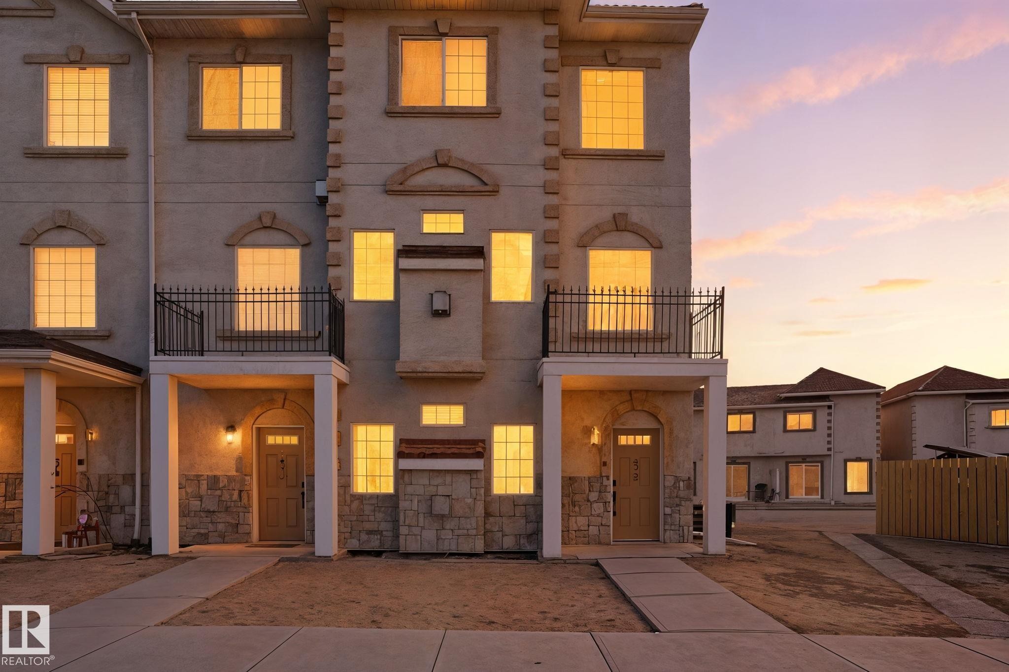 #52 13825 155 Av Nw, Edmonton, AB - Outdoor With Balcony
