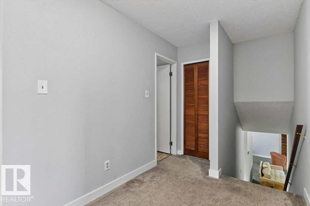 3205 104A Street Nw, Edmonton, AB - Indoor Photo Showing Other Room