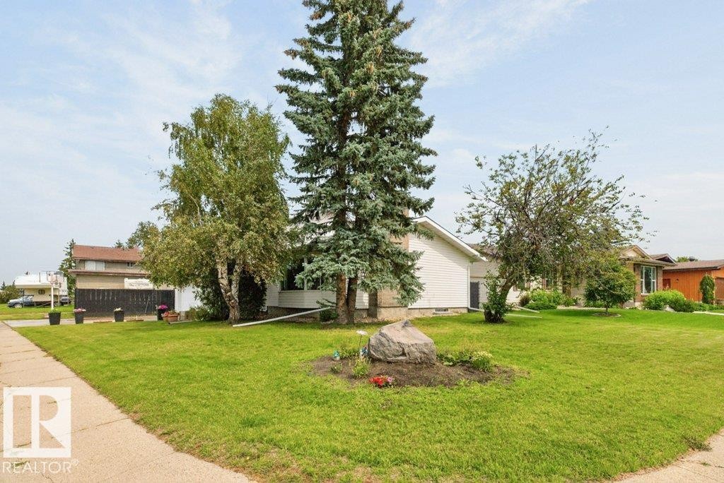 3205 104A Street Nw, Edmonton, AB - Outdoor
