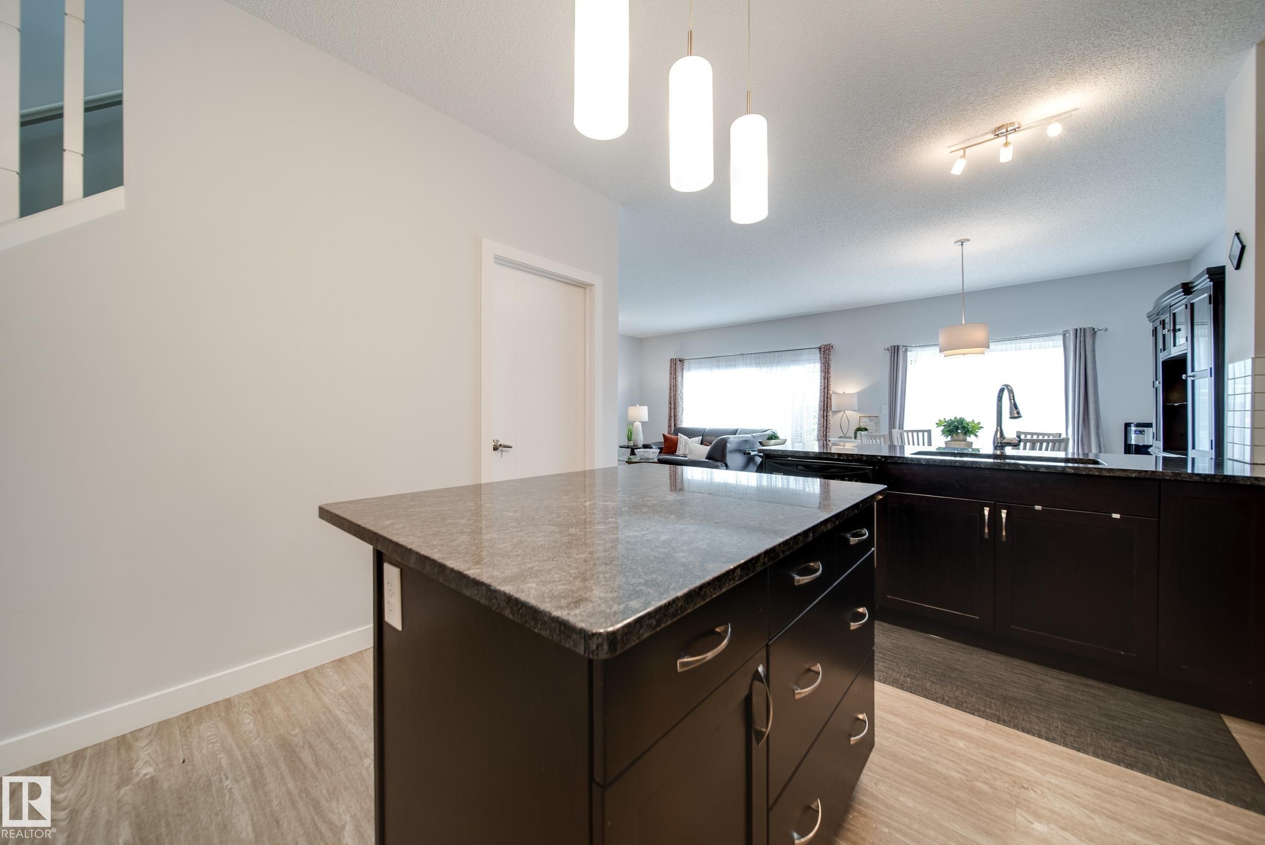 7314 Edgemont Way Nw, Edmonton, AB