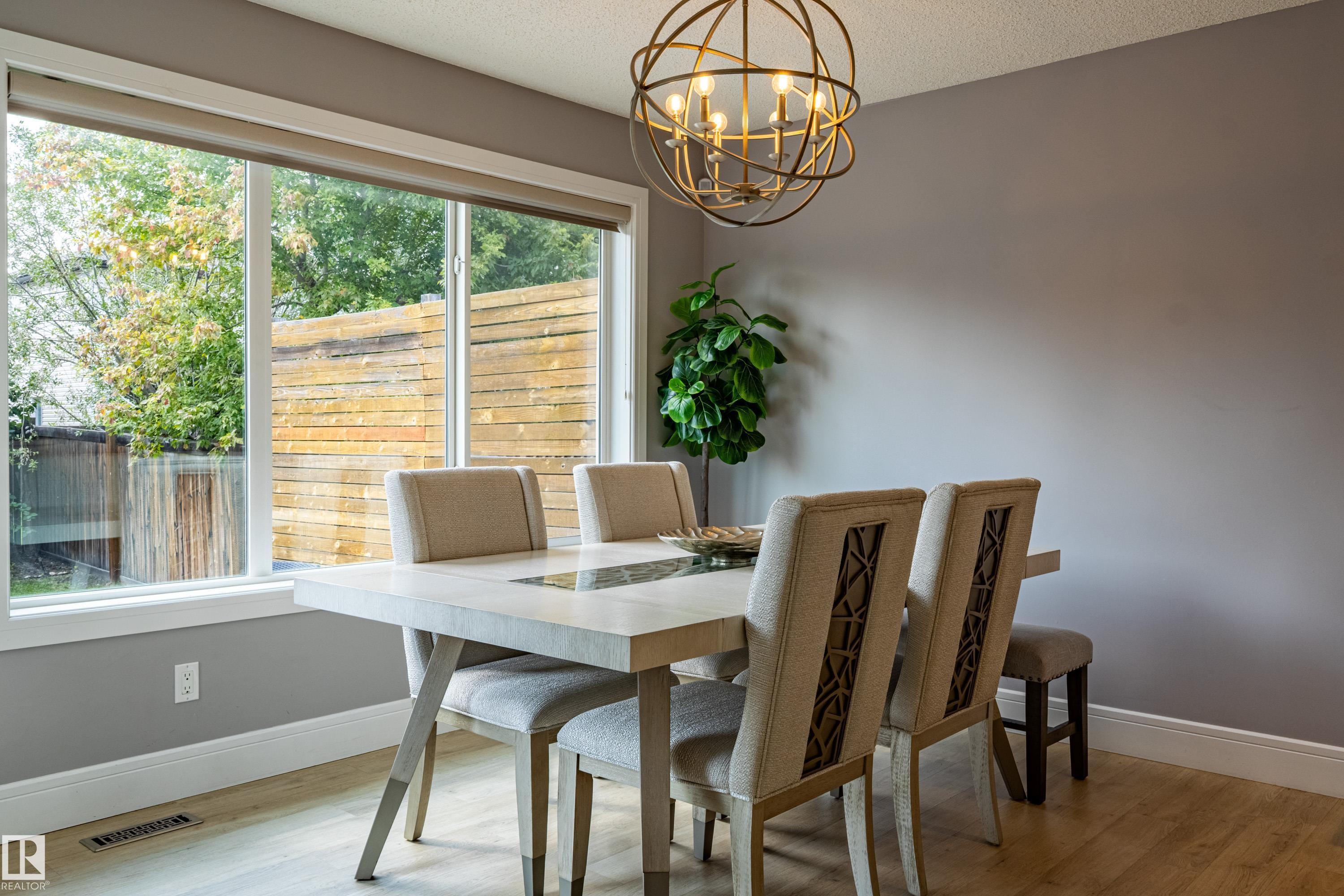 522 174A Street Sw, Edmonton, AB - Indoor Photo Showing Dining Room