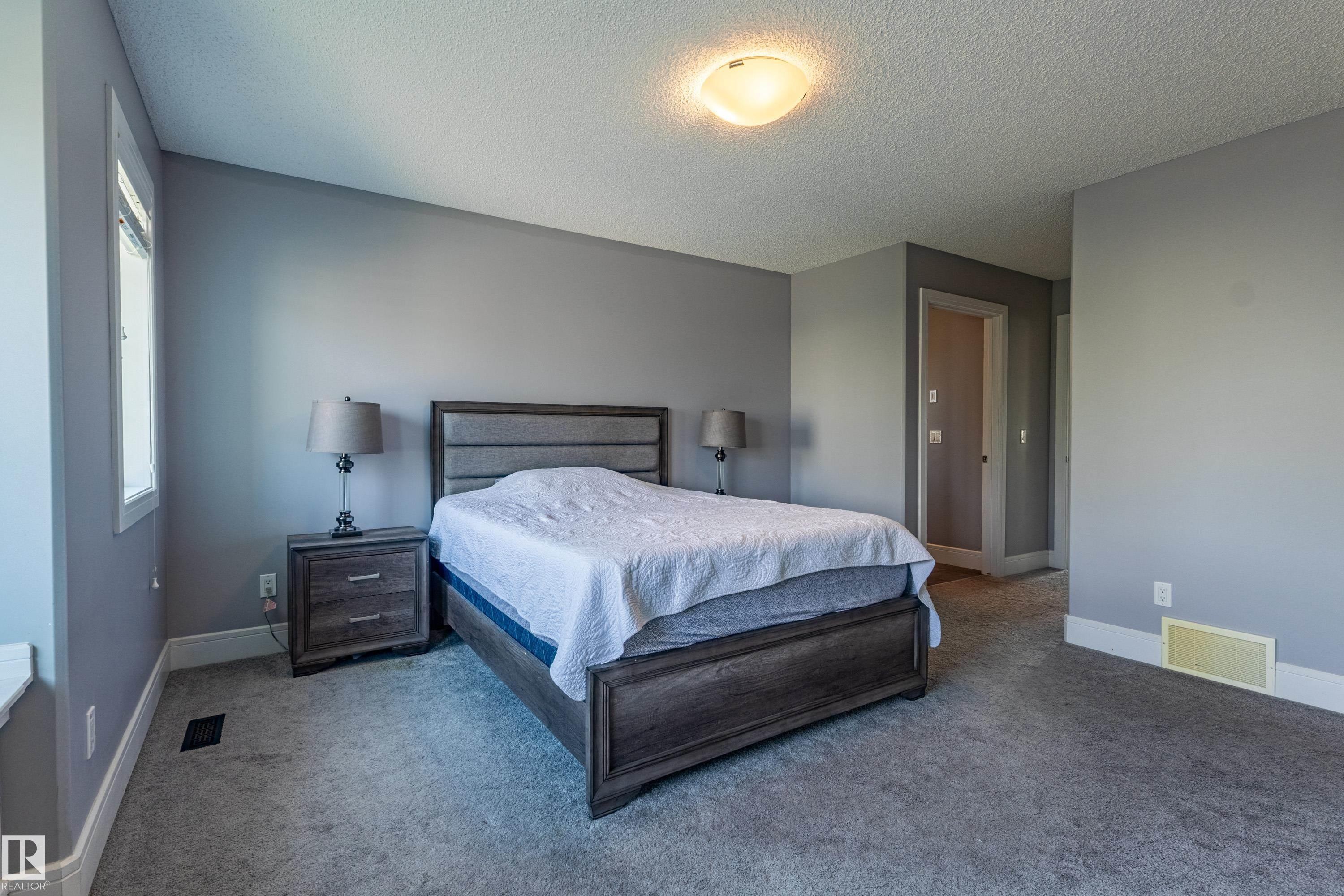 522 174A Street Sw, Edmonton, AB - Indoor Photo Showing Bedroom