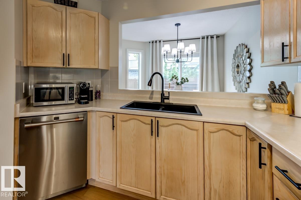 7539 188 Street Nw, Edmonton, AB - Indoor Photo Showing Kitchen With Double Sink