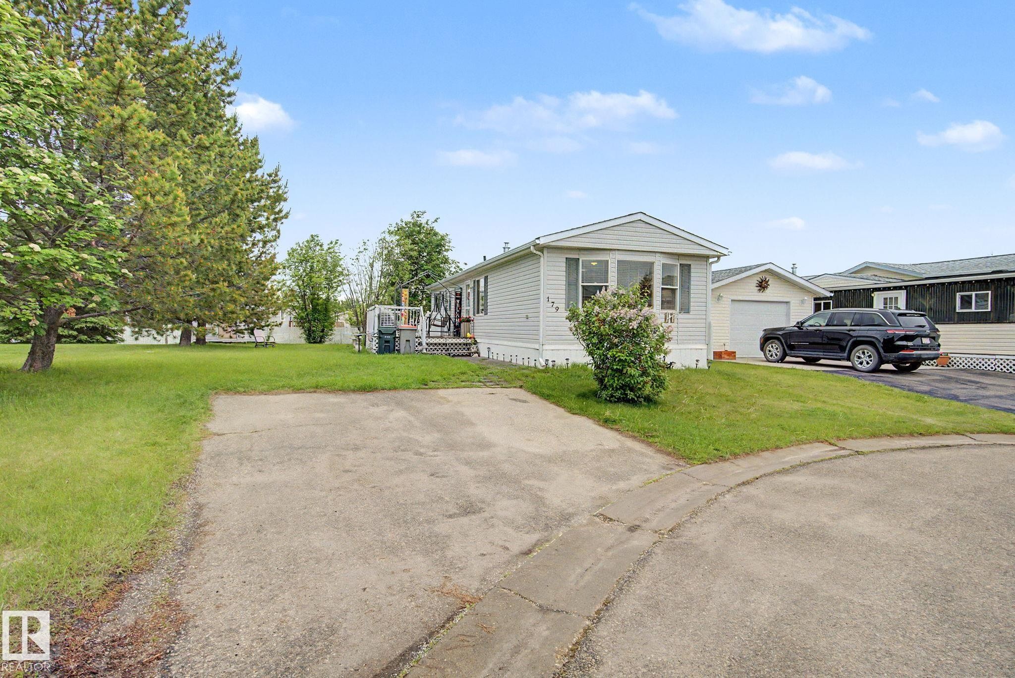 #179 3400 48 St, Stony Plain, AB - Outdoor
