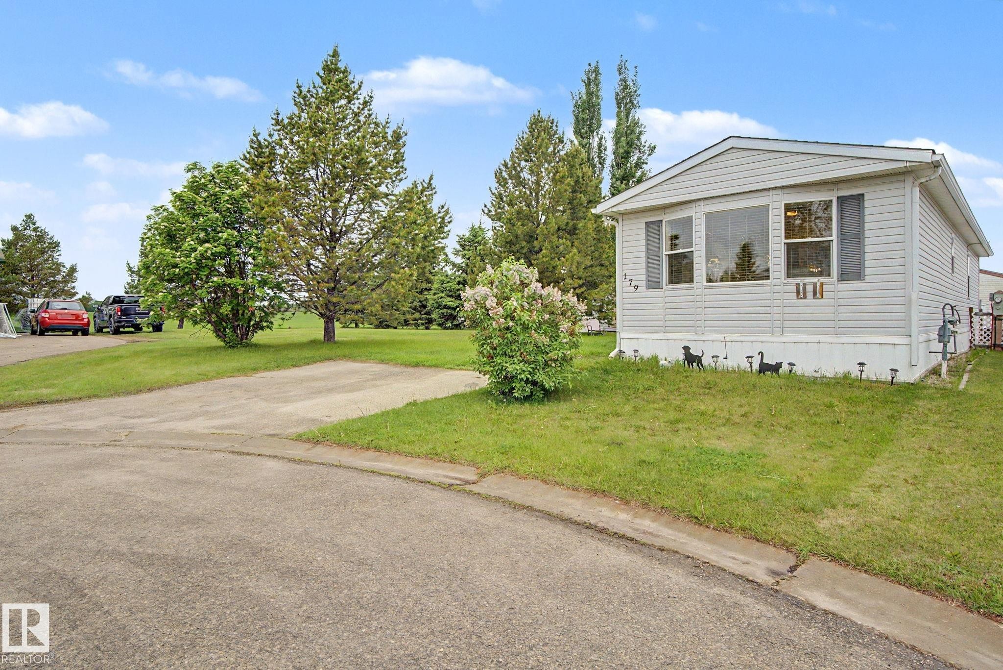 #179 3400 48 St, Stony Plain, AB - Outdoor