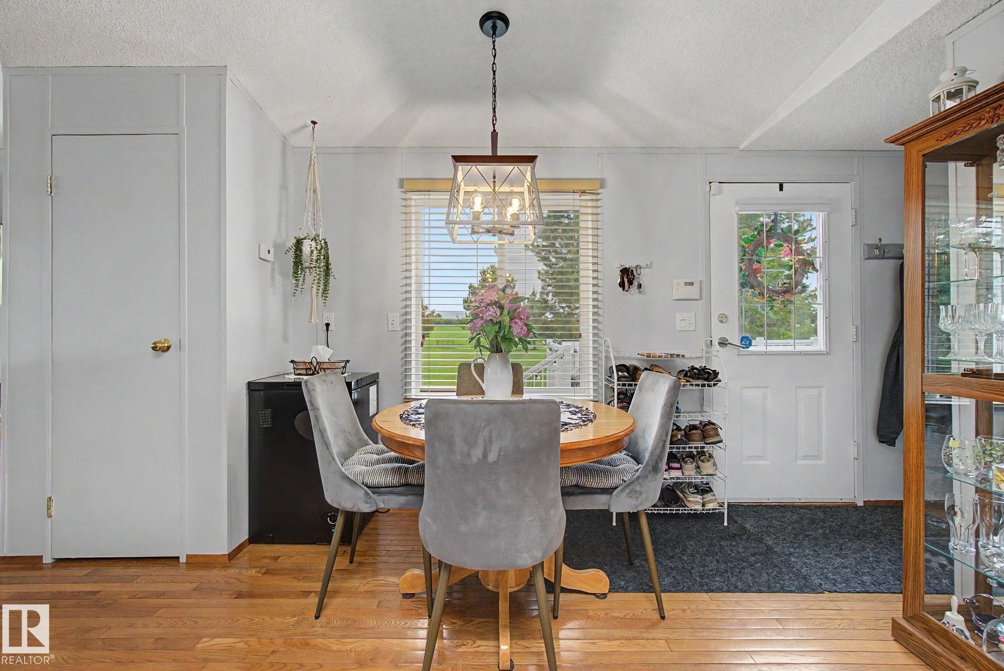 #179 3400 48 St, Stony Plain, AB - Indoor Photo Showing Dining Room