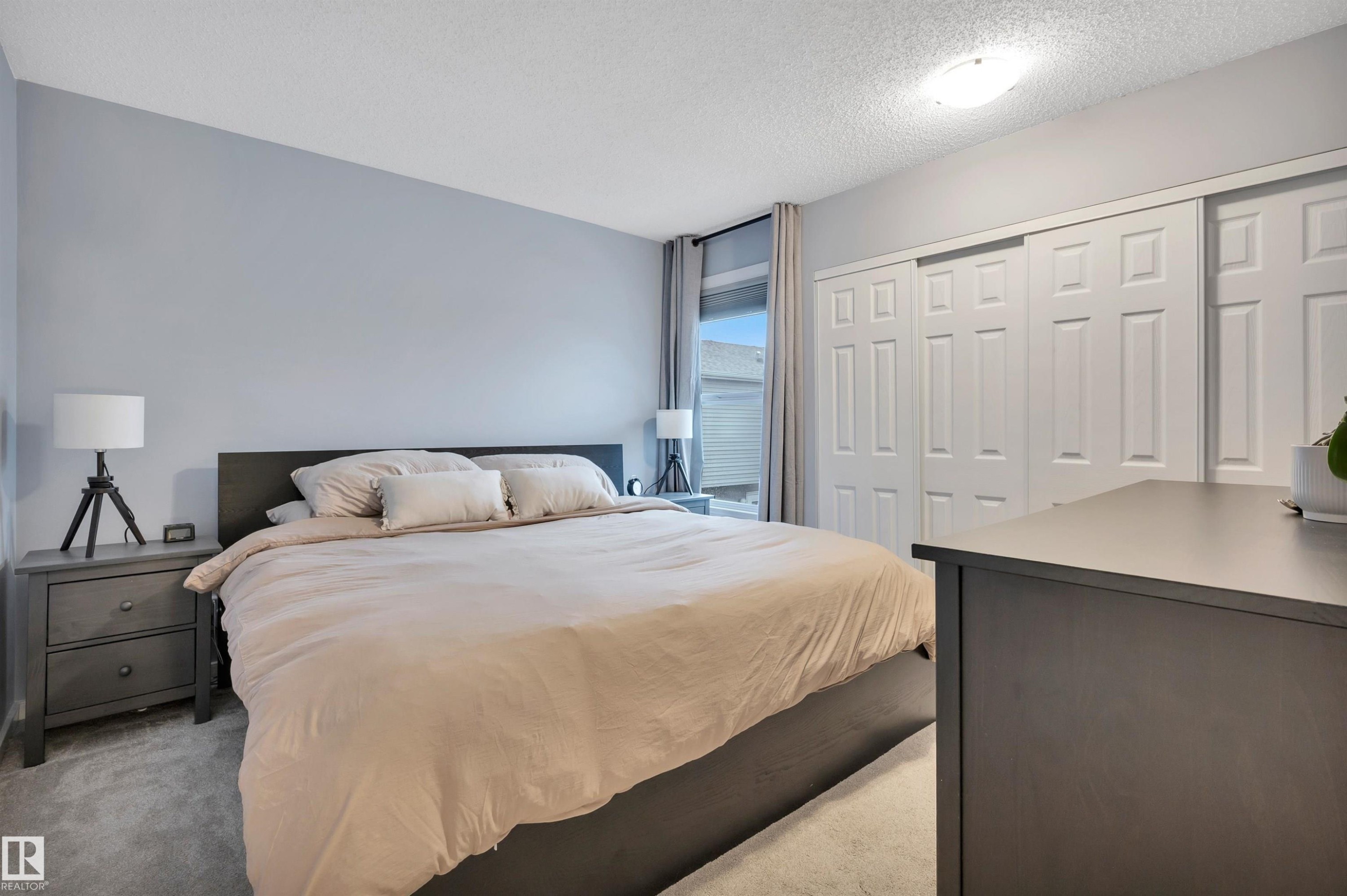 #35 4403 Riverbend Rd Nw, Edmonton, AB - Indoor Photo Showing Bedroom