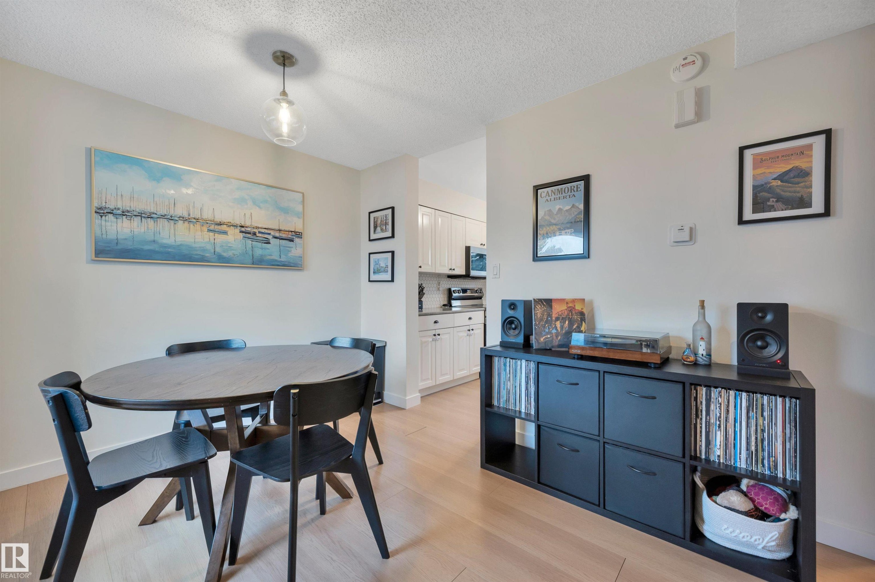 #35 4403 Riverbend Rd Nw, Edmonton, AB - Indoor Photo Showing Dining Room