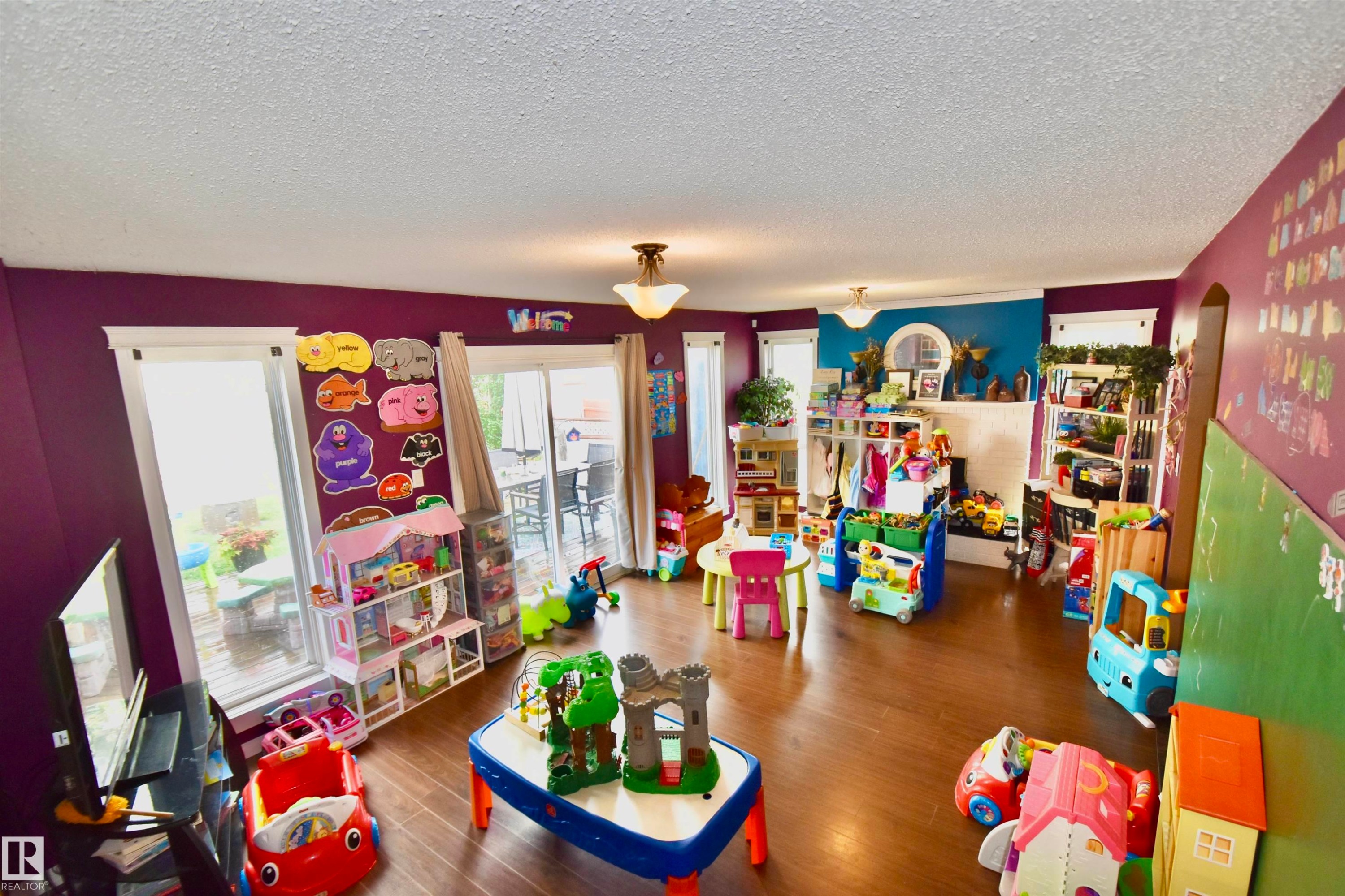 4405 46A Street, St. Paul Town, AB - Indoor Photo Showing Living Room