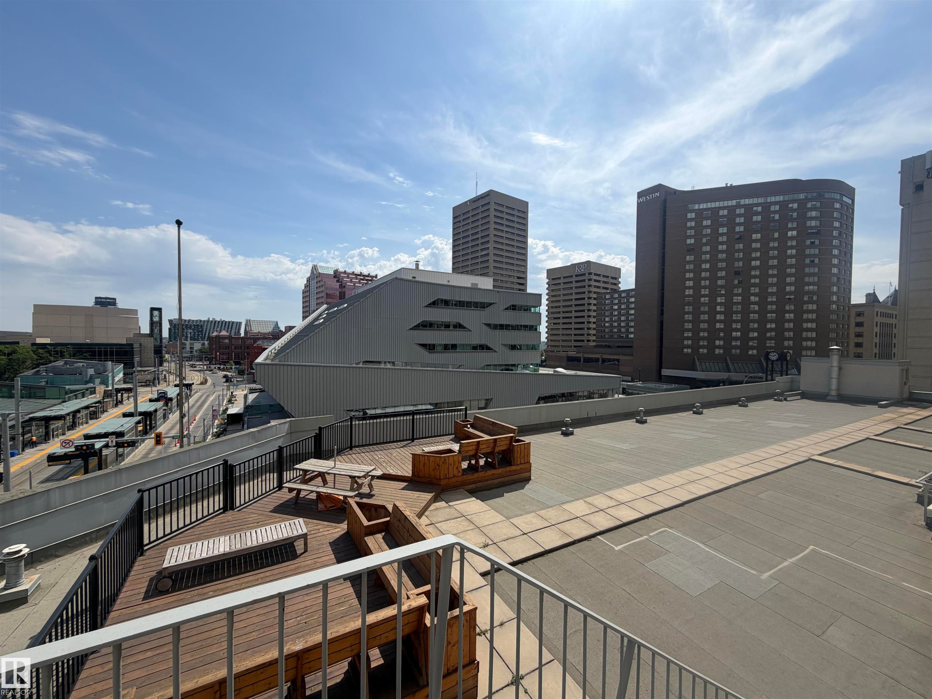 #401 10009 102 Av Nw, Edmonton, AB - Outdoor