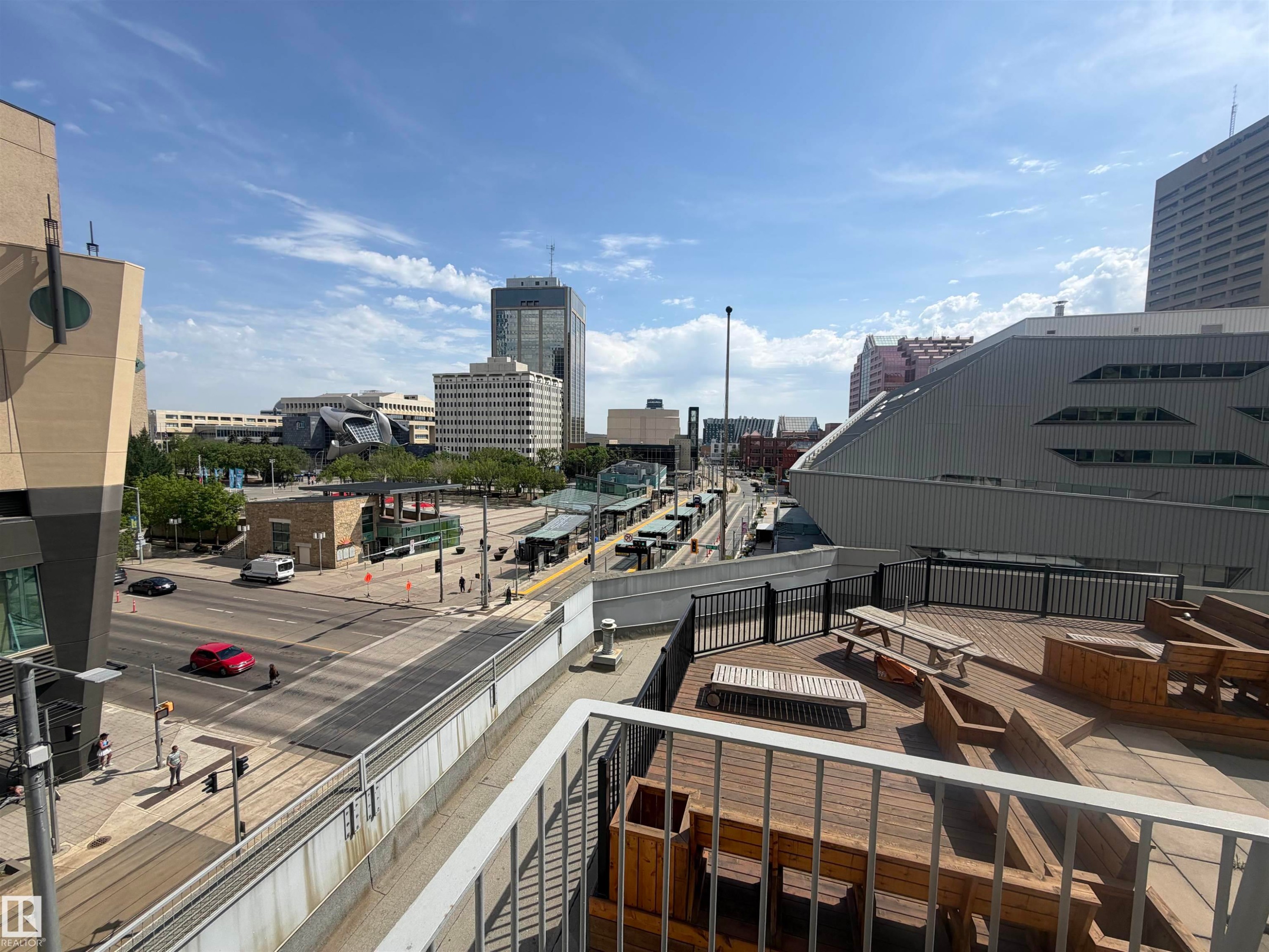 #401 10009 102 Av Nw, Edmonton, AB - Outdoor