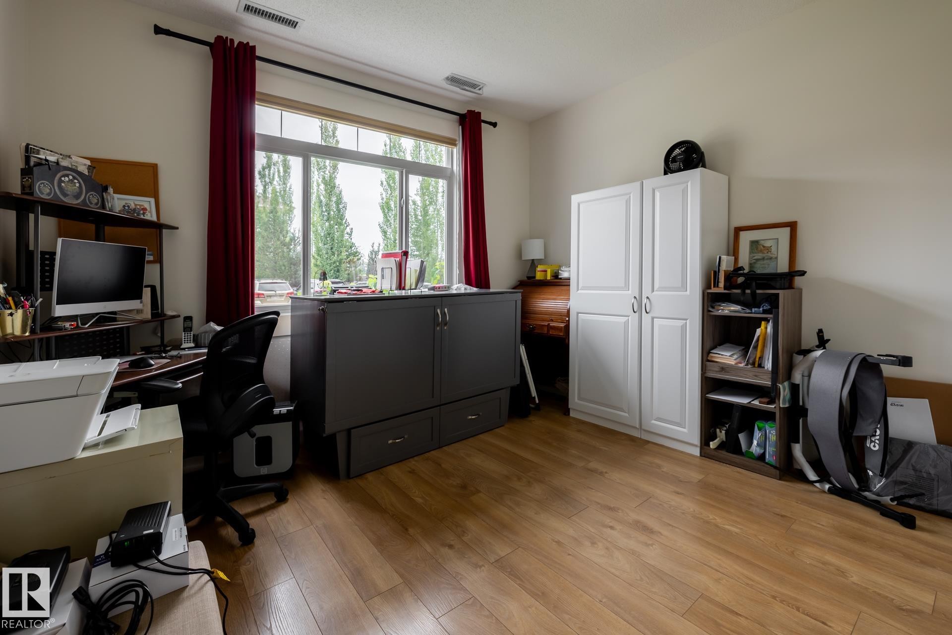 #133, 511 Queen St, Spruce Grove, AB - Indoor Photo Showing Office