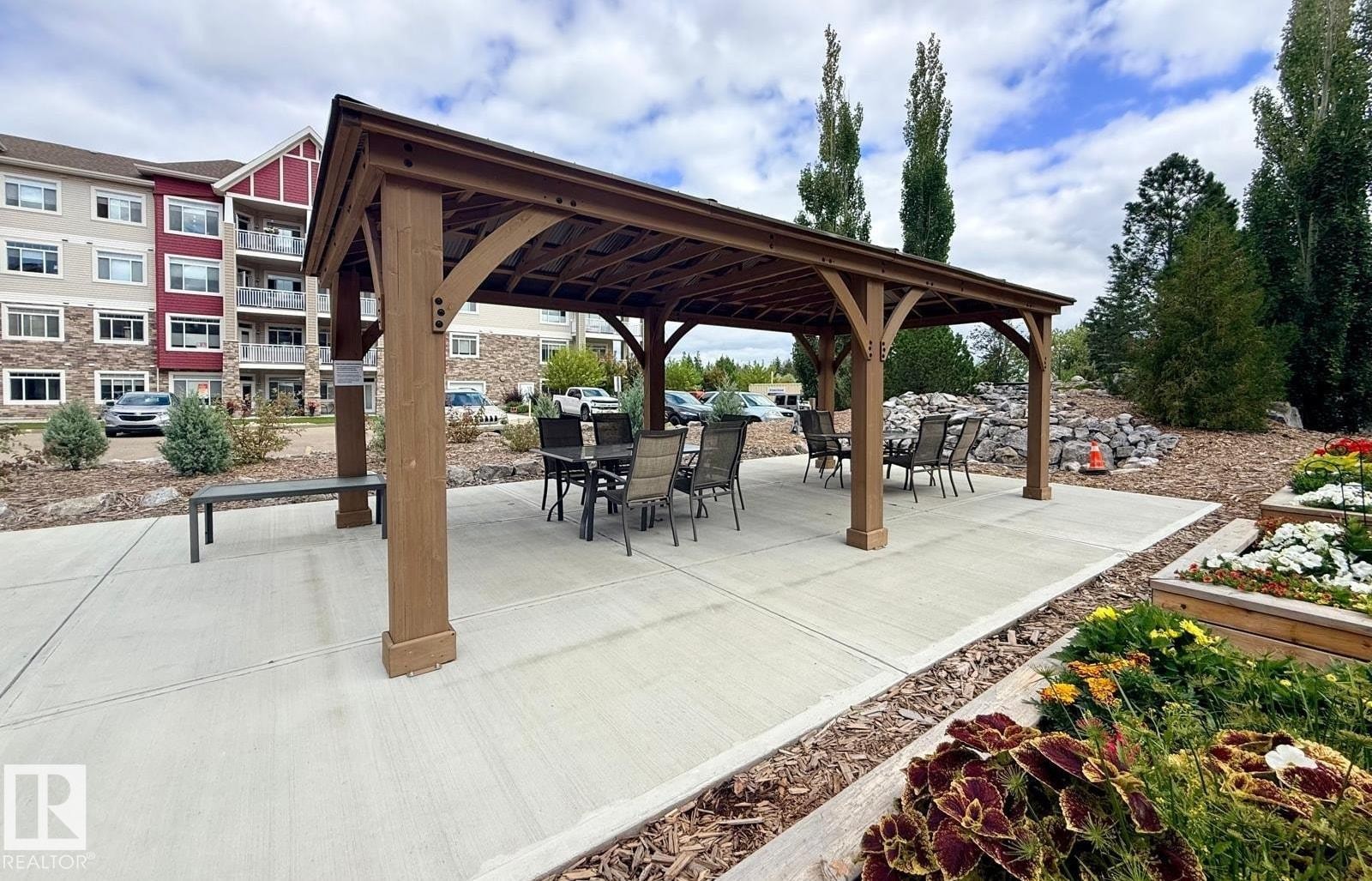 #133, 511 Queen St, Spruce Grove, AB - Outdoor