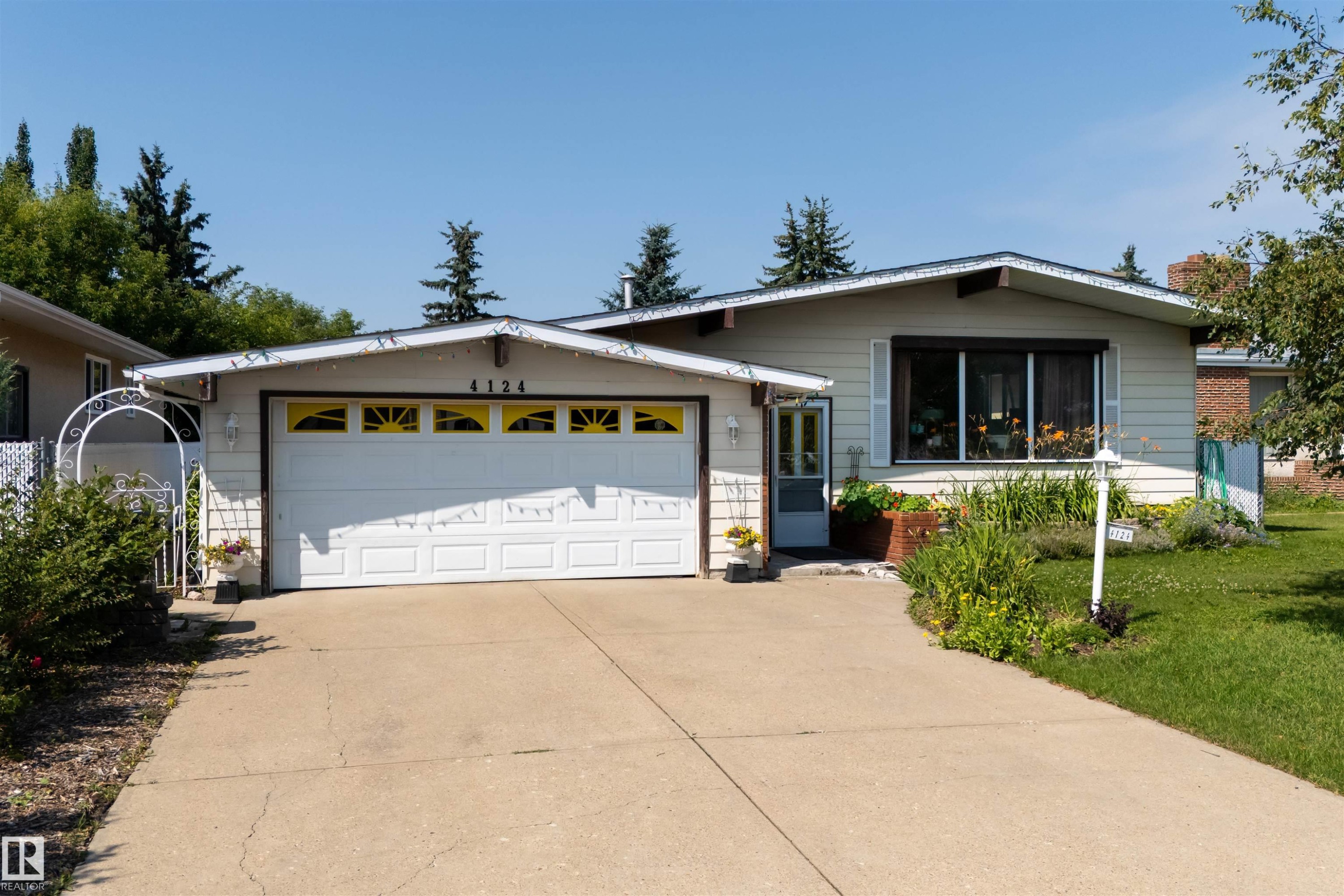 4124 110 Street Nw, Edmonton, AB - Outdoor