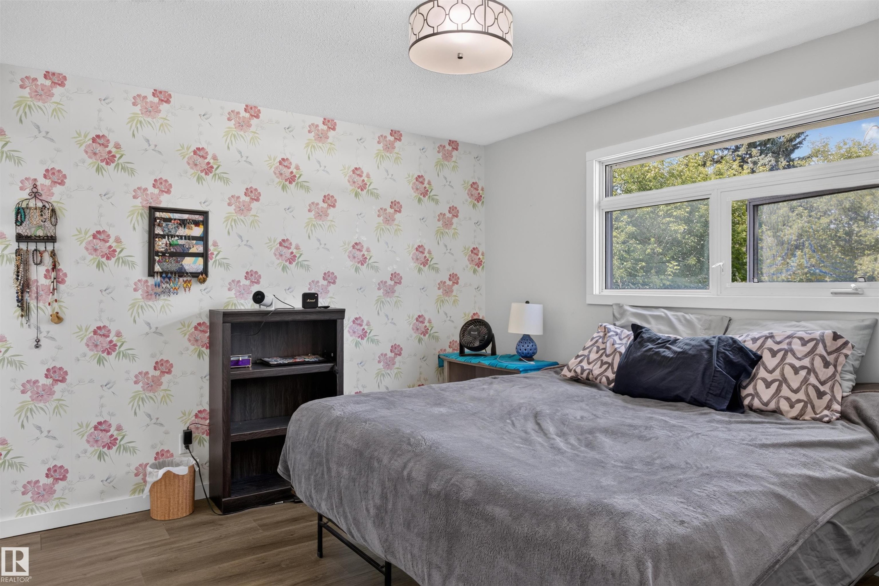 4124 110 Street Nw, Edmonton, AB - Indoor Photo Showing Bedroom