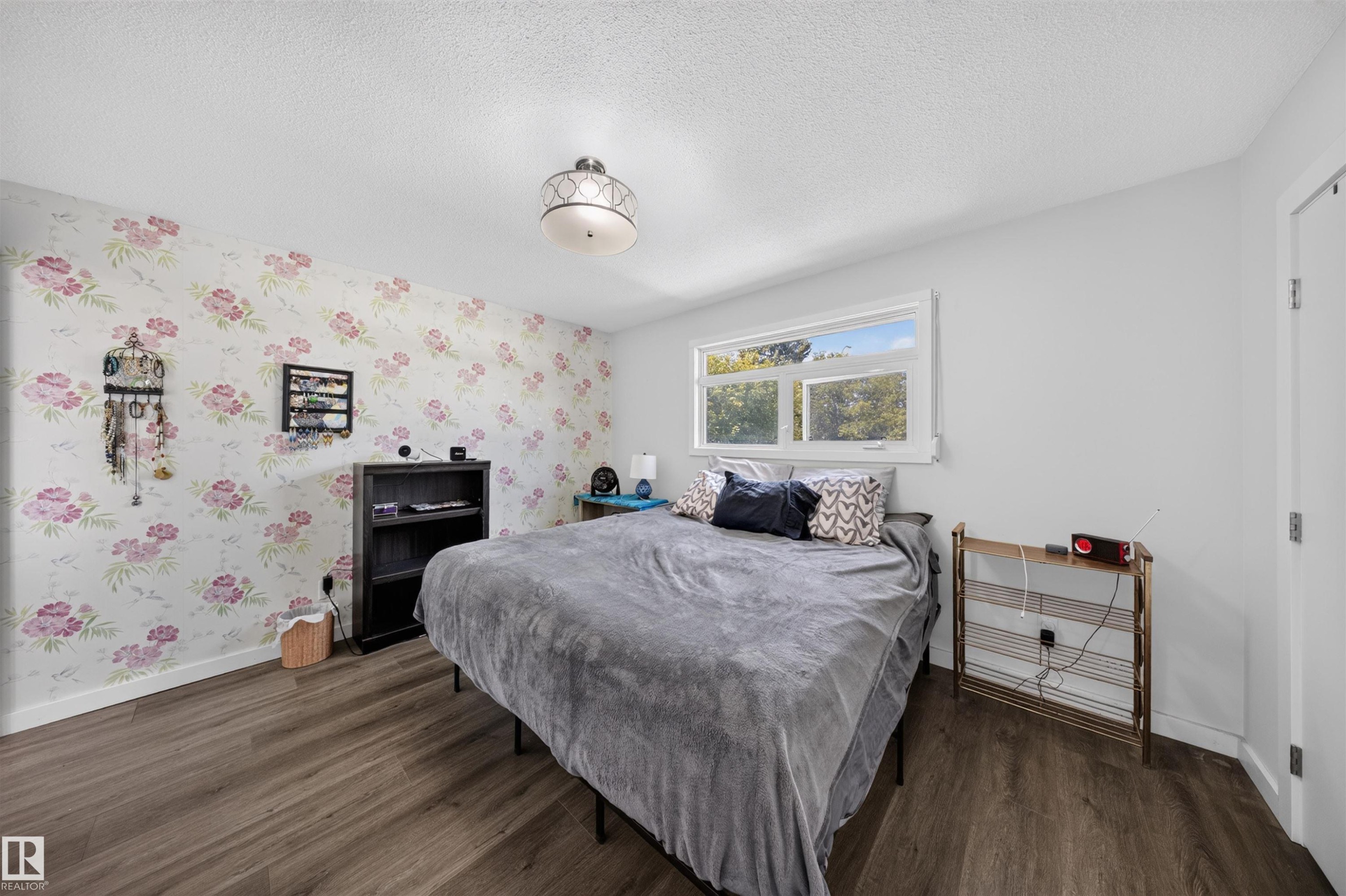 4124 110 Street Nw, Edmonton, AB - Indoor Photo Showing Bedroom