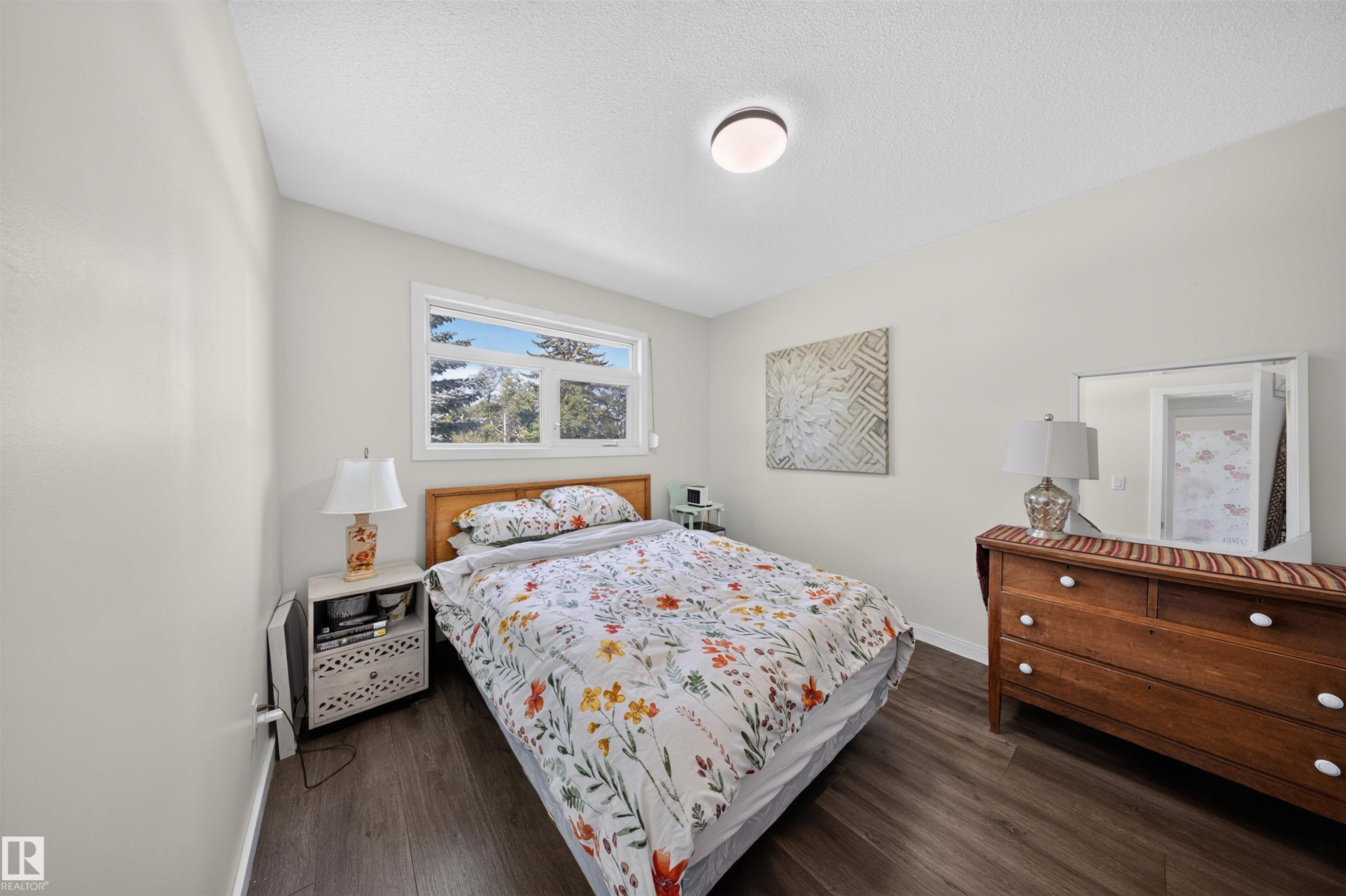 4124 110 Street Nw, Edmonton, AB - Indoor Photo Showing Bedroom