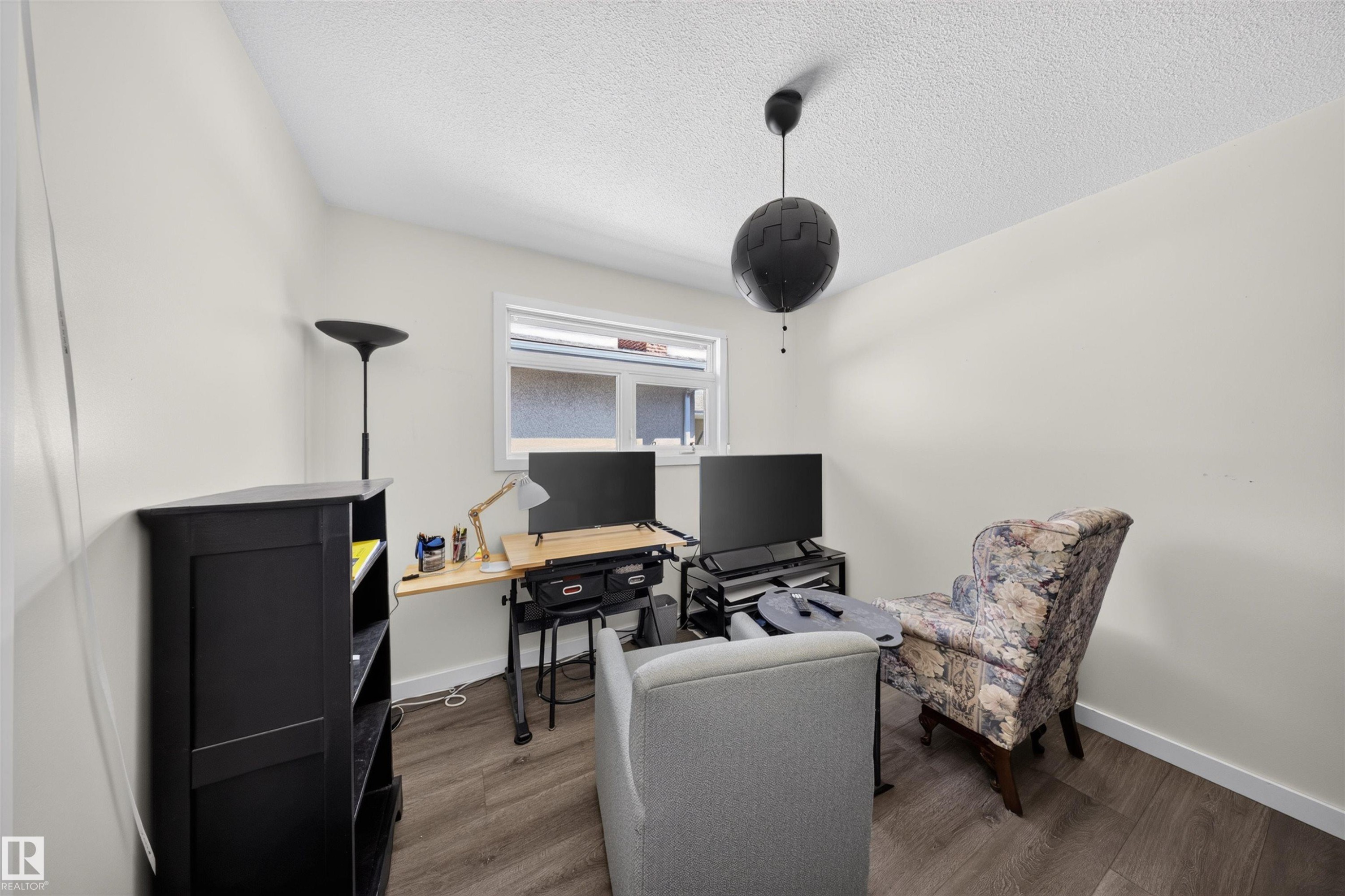 4124 110 Street Nw, Edmonton, AB - Indoor