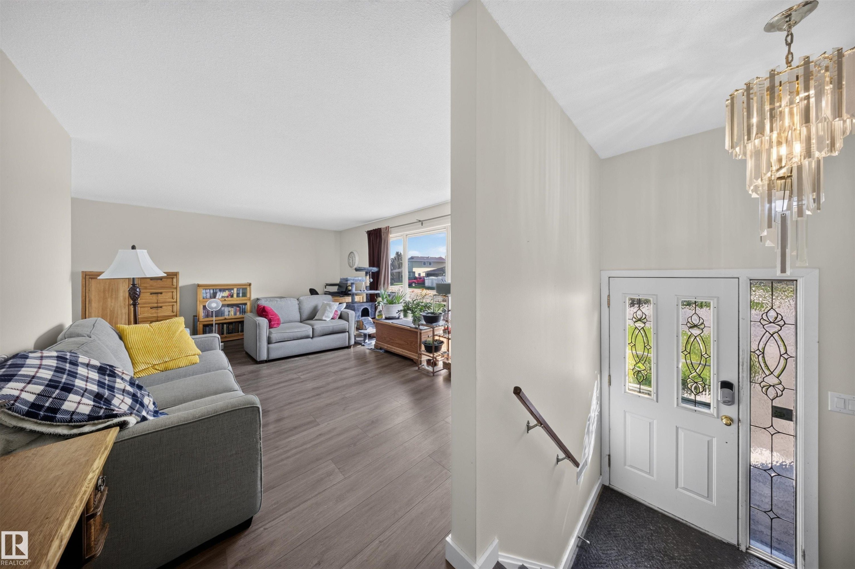 4124 110 Street Nw, Edmonton, AB - Indoor