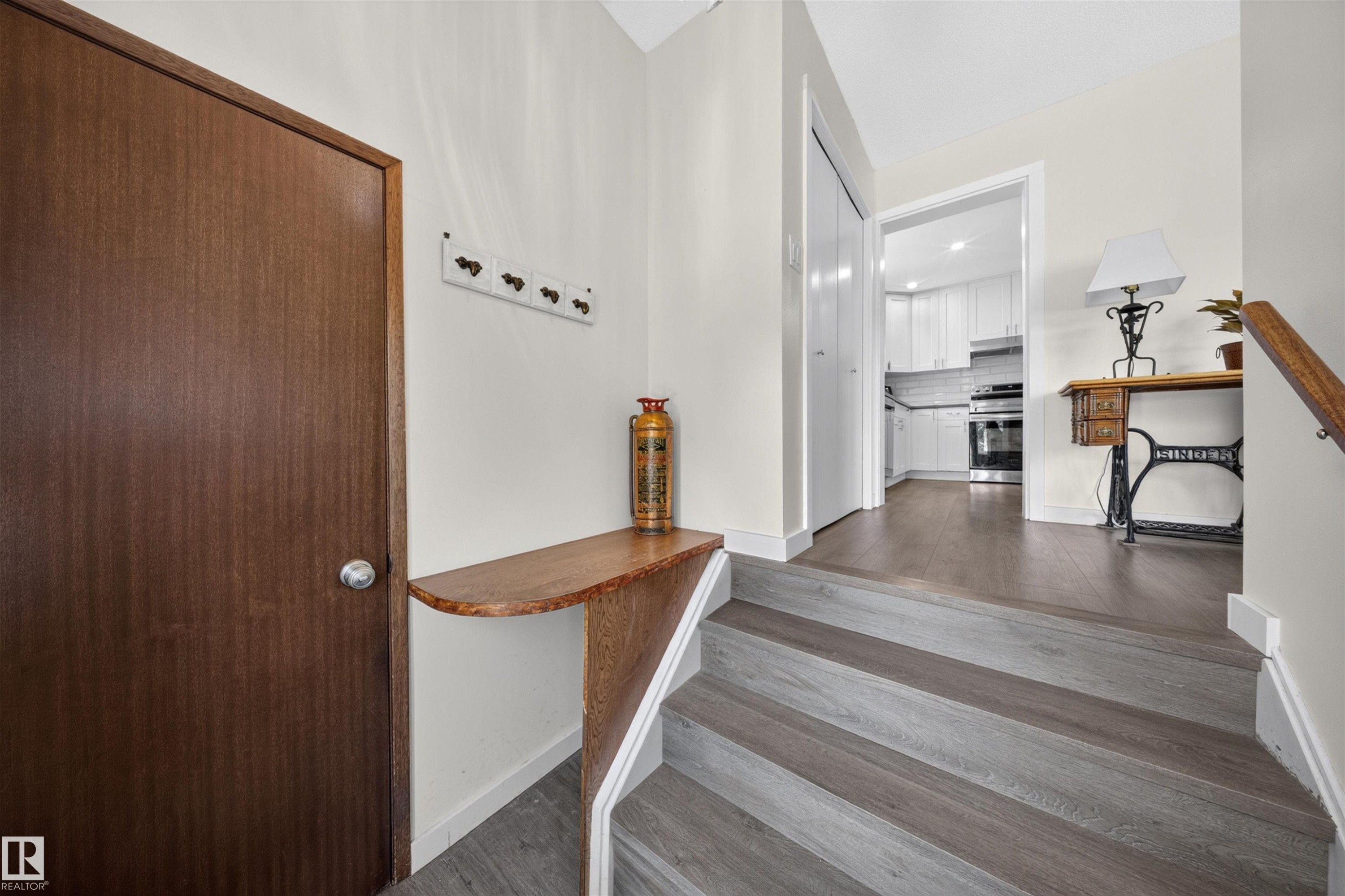 4124 110 Street Nw, Edmonton, AB - Indoor Photo Showing Other Room