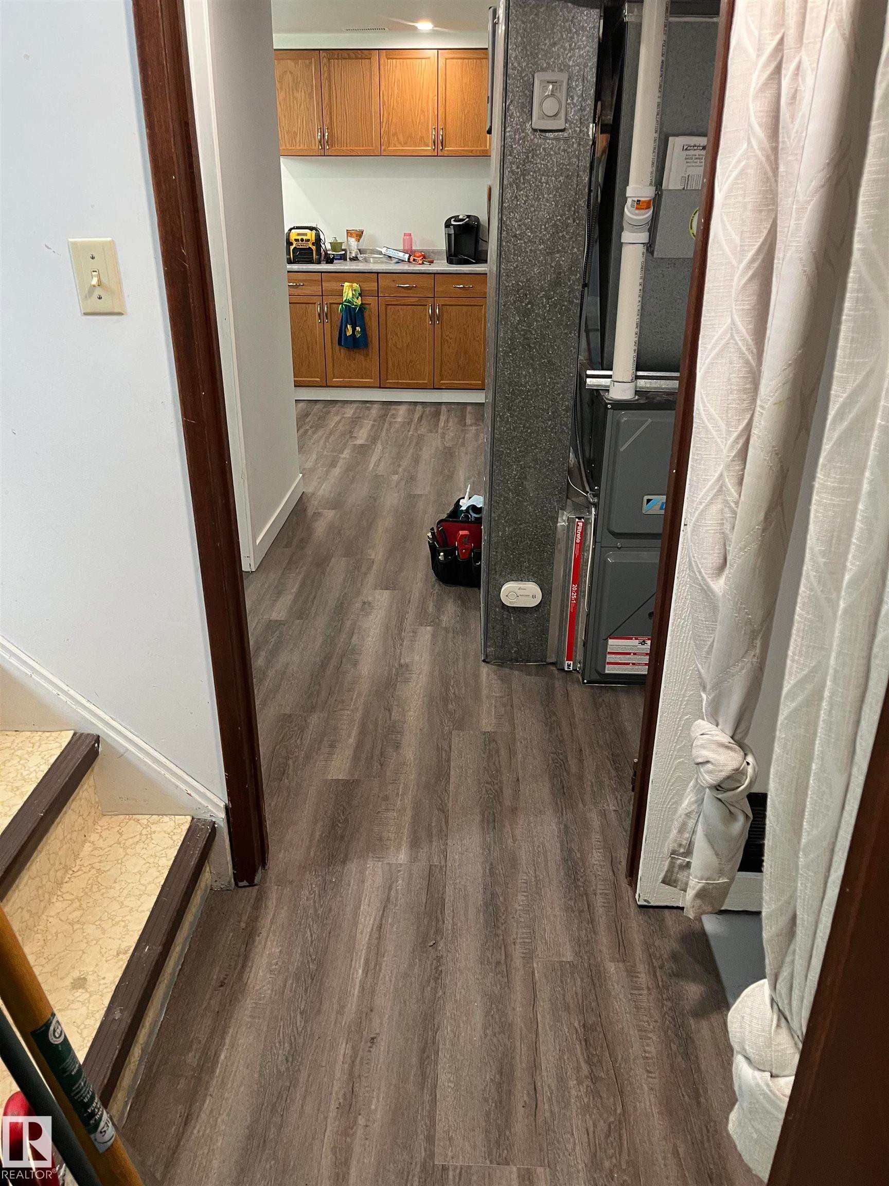 4124 110 Street Nw, Edmonton, AB - Indoor