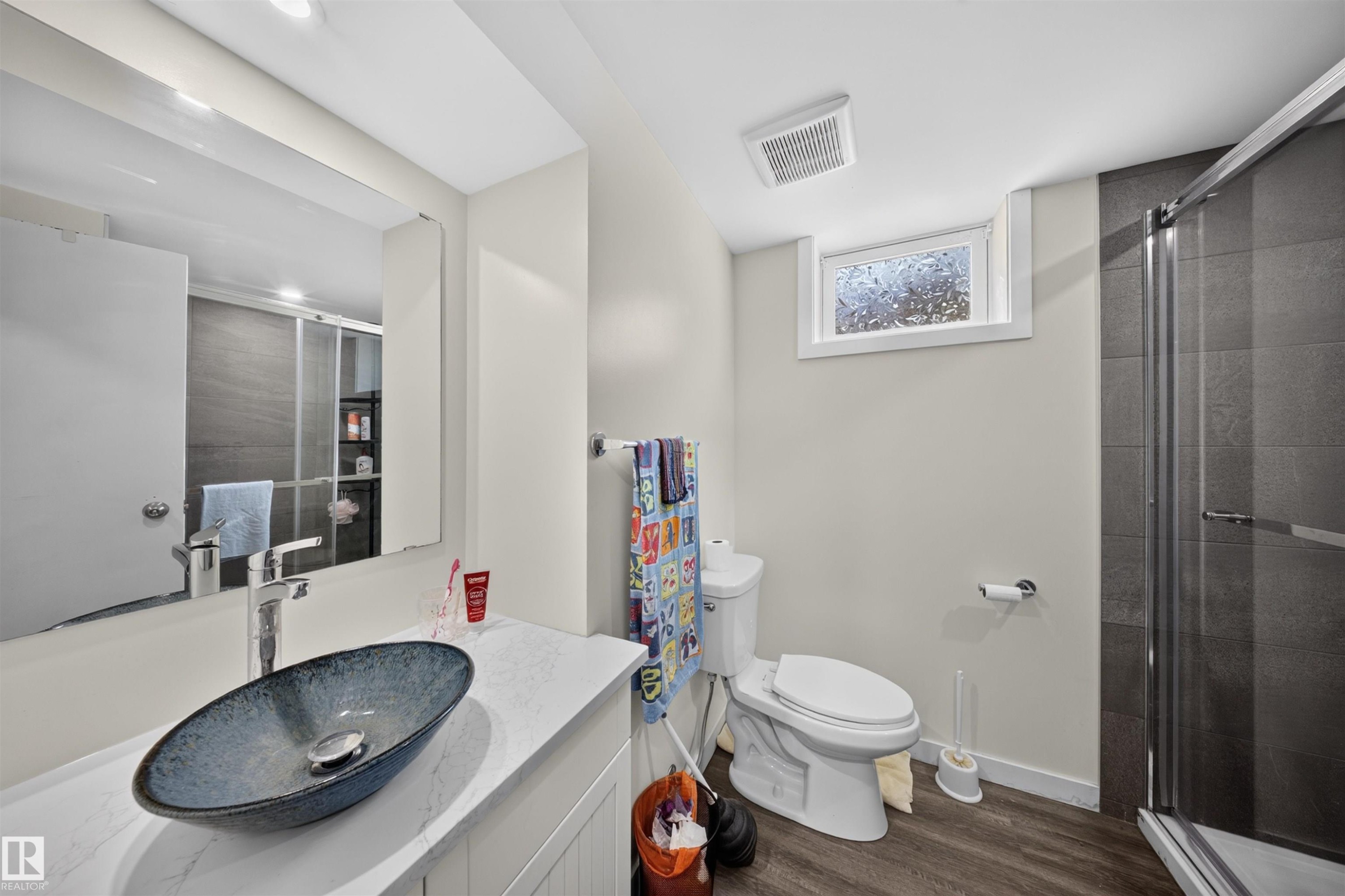 4124 110 Street Nw, Edmonton, AB - Indoor Photo Showing Bathroom