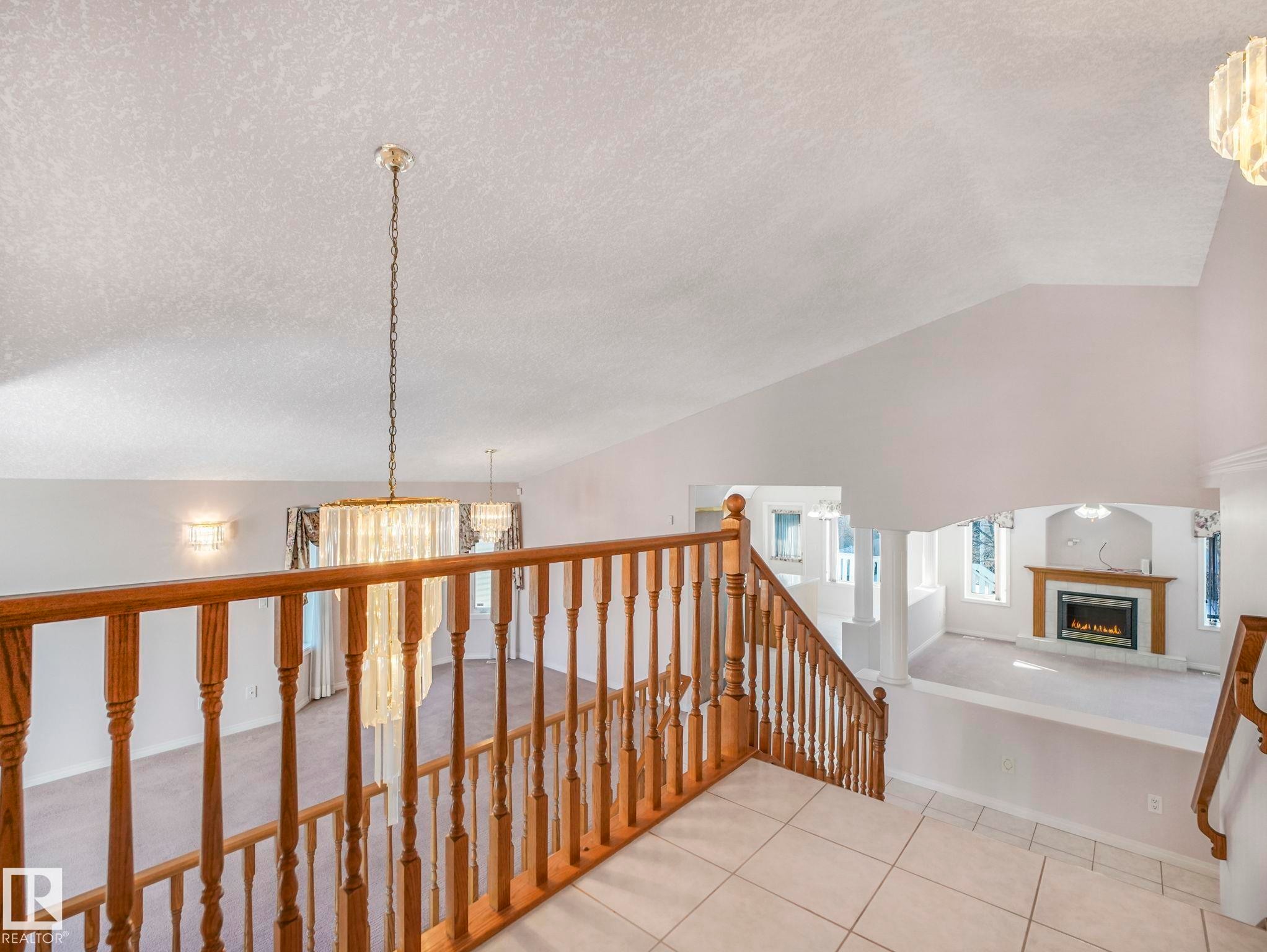 1054 Ormsby Crescent Nw, Edmonton, AB - Indoor Photo Showing Other Room