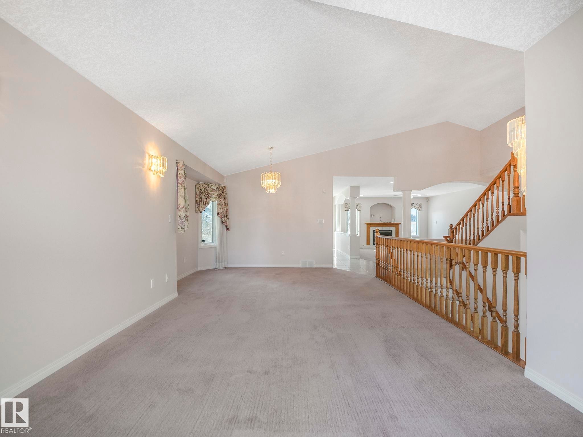 1054 Ormsby Crescent Nw, Edmonton, AB - Indoor Photo Showing Other Room