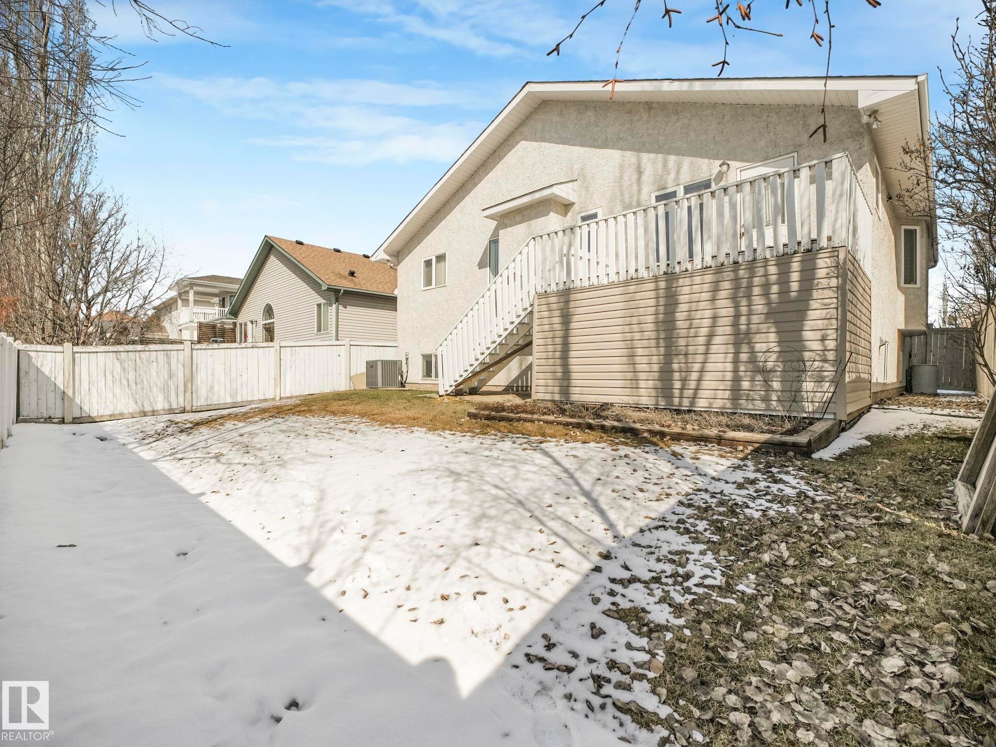 1054 Ormsby Crescent Nw, Edmonton, AB - Outdoor