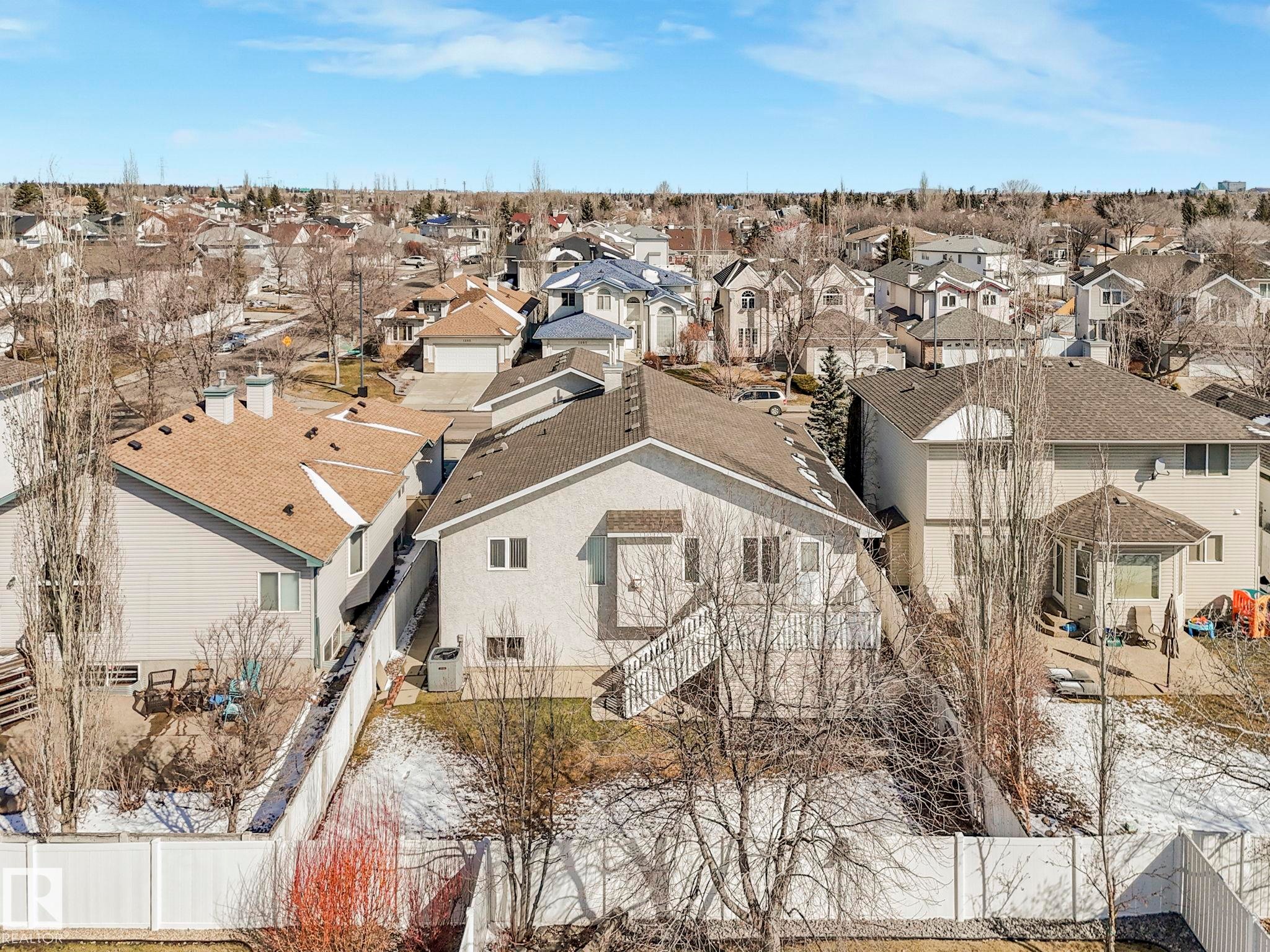 1054 Ormsby Crescent Nw, Edmonton, AB - Outdoor
