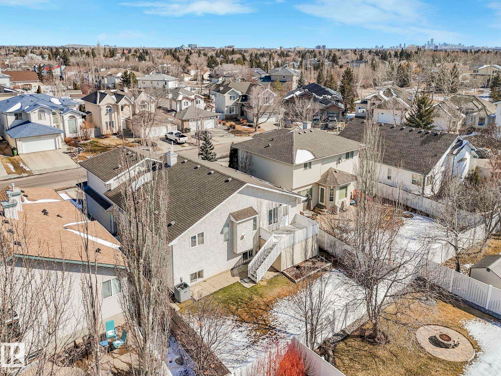 1054 Ormsby Crescent Nw, Edmonton, AB - Outdoor