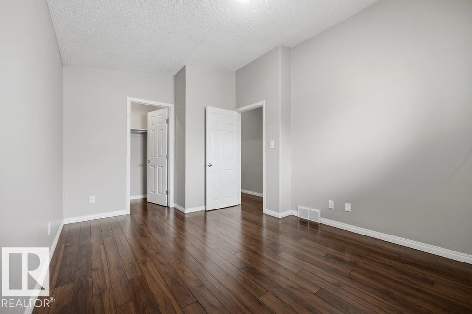 7119 136 Avenue Nw, Edmonton, AB - Indoor Photo Showing Other Room