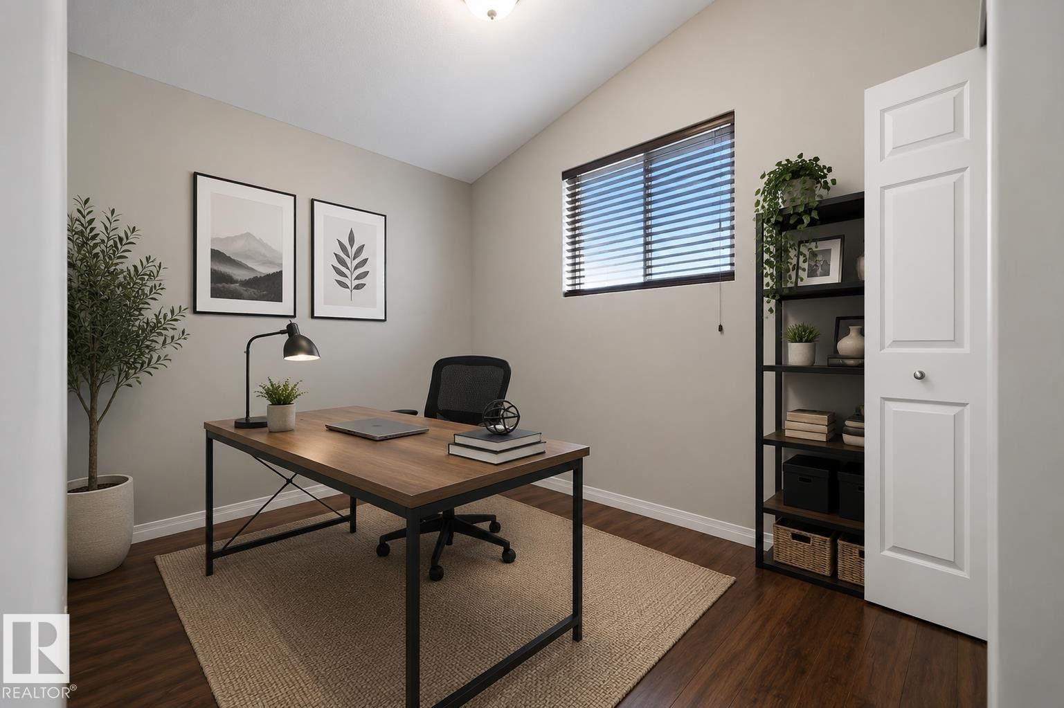 7119 136 Avenue Nw, Edmonton, AB - Indoor Photo Showing Office
