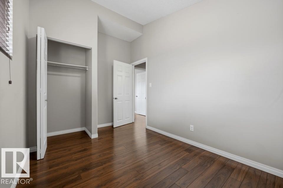 7119 136 Avenue Nw, Edmonton, AB - Indoor Photo Showing Other Room