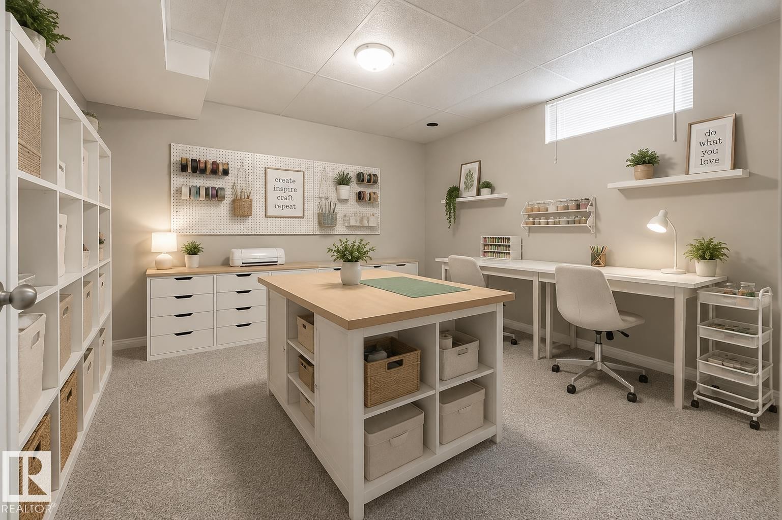 7119 136 Avenue Nw, Edmonton, AB - Indoor Photo Showing Other Room
