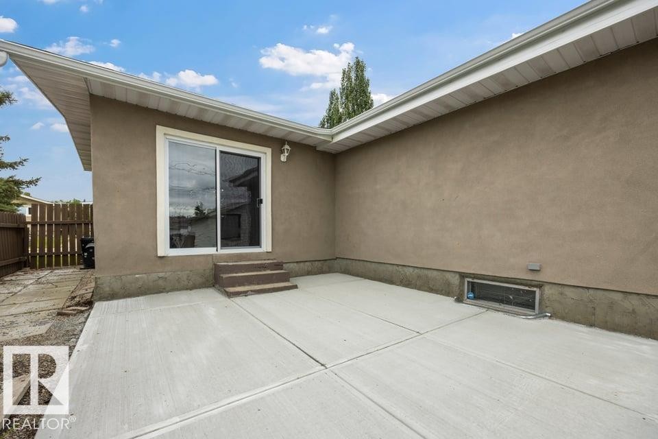 7119 136 Avenue Nw, Edmonton, AB - Outdoor With Exterior
