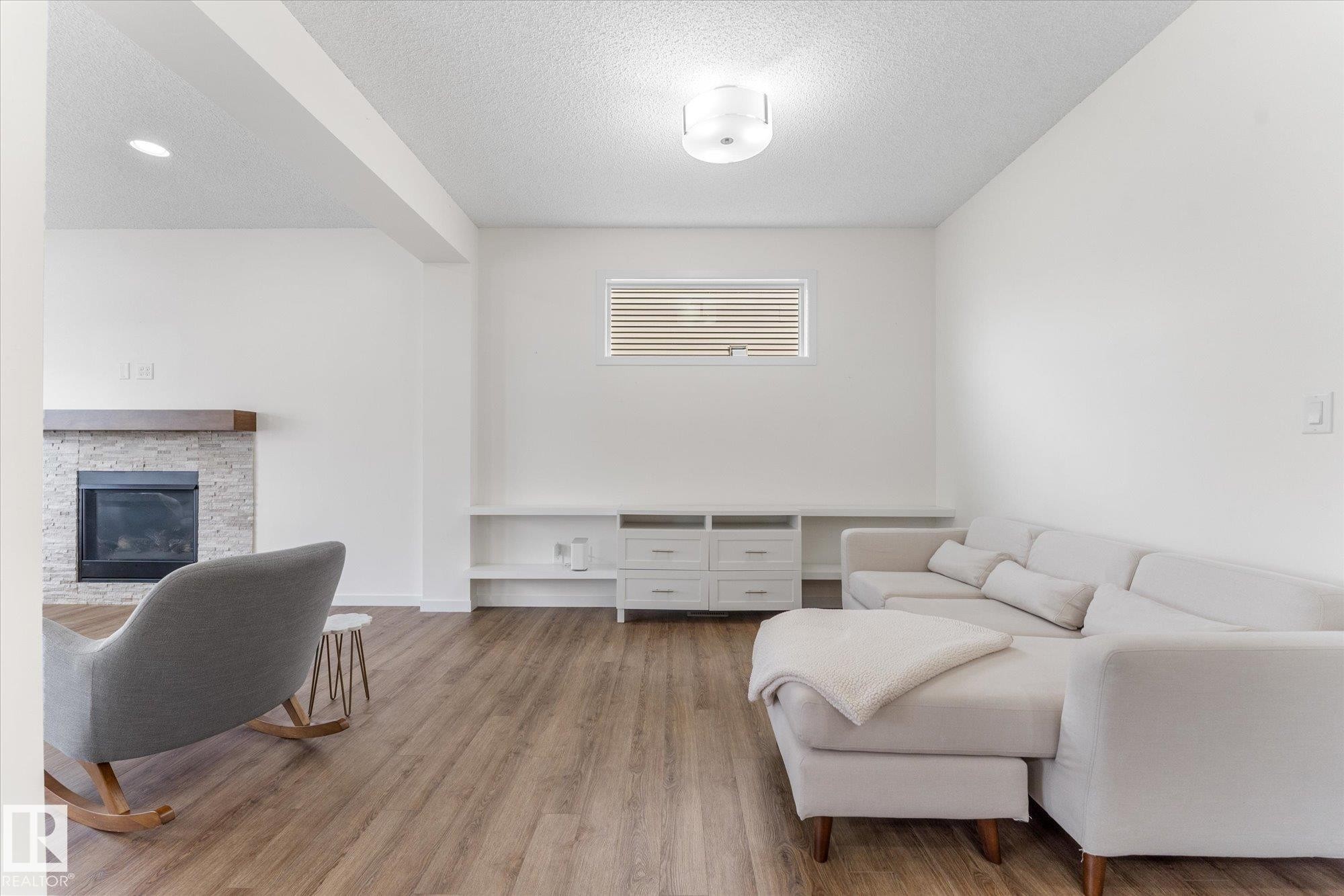6116 175 Avenue Nw, Edmonton, AB