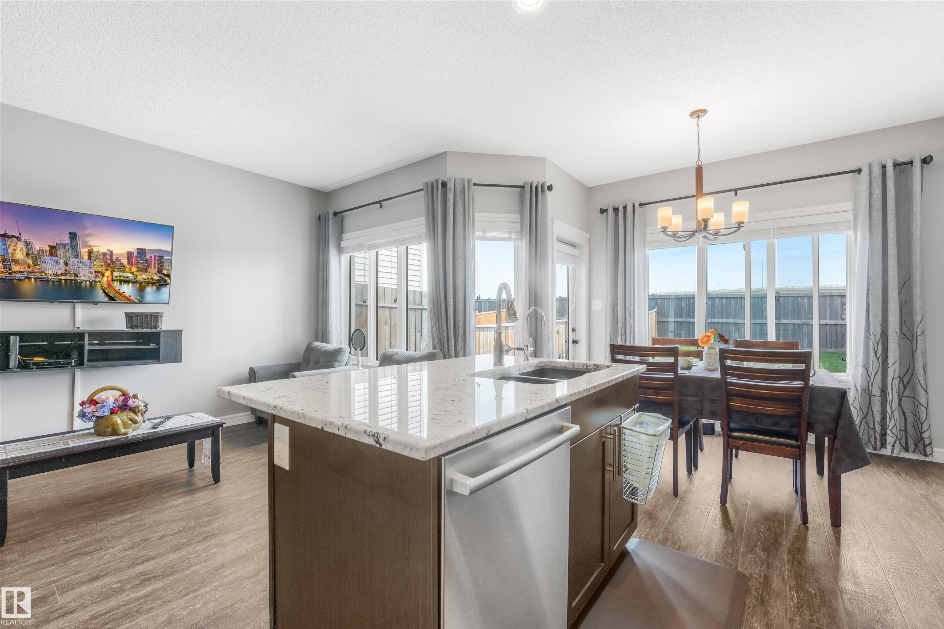 17107 38 Street Nw, Edmonton, AB - Indoor